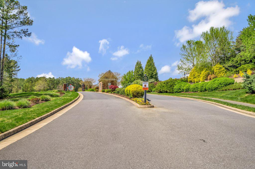 VIRGINIA HERITAGE AT LEE'S PARK - Residential