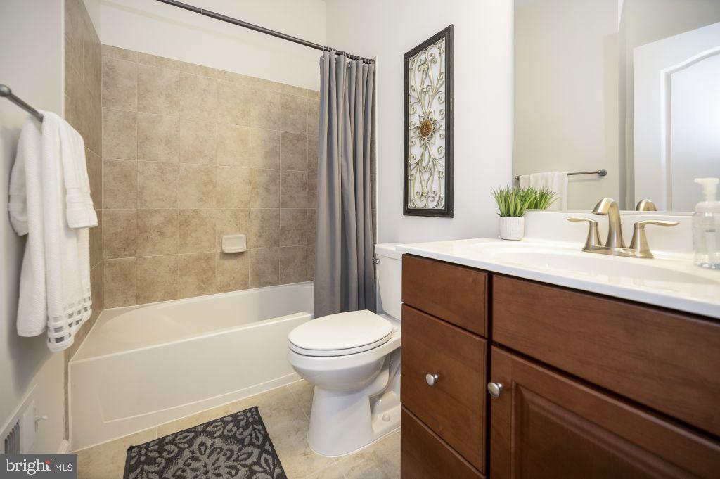 VIRGINIA HERITAGE AT LEE'S PARK - Residential