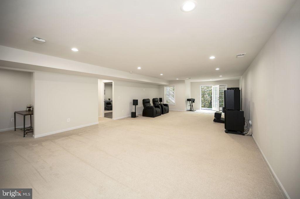 VIRGINIA HERITAGE AT LEE'S PARK - Residential