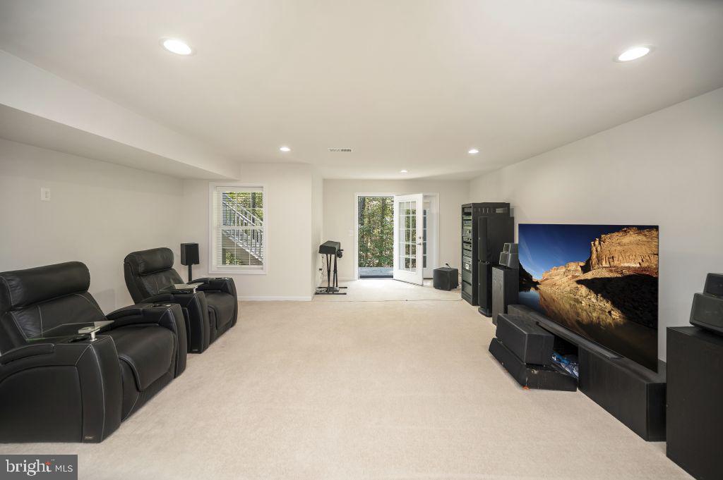 VIRGINIA HERITAGE AT LEE'S PARK - Residential