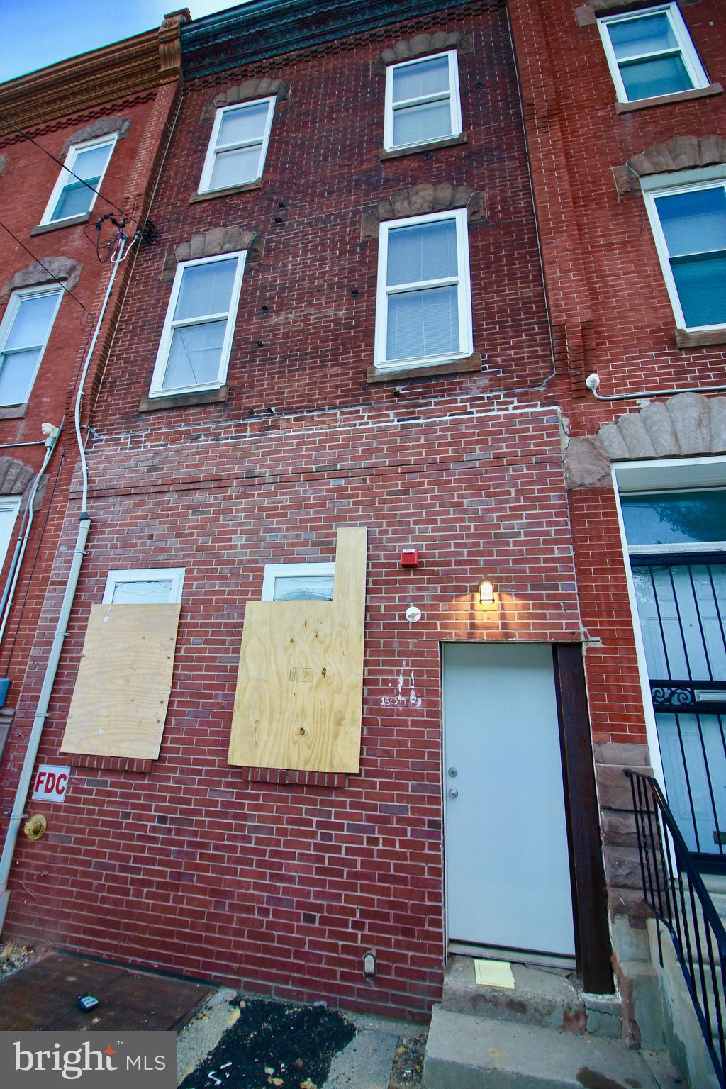 TEMPLE UNIVERSITY - Residential Lease