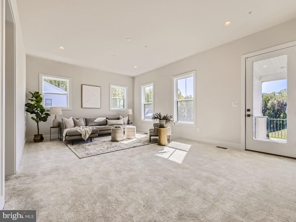 WILLOWCREEK - Residential