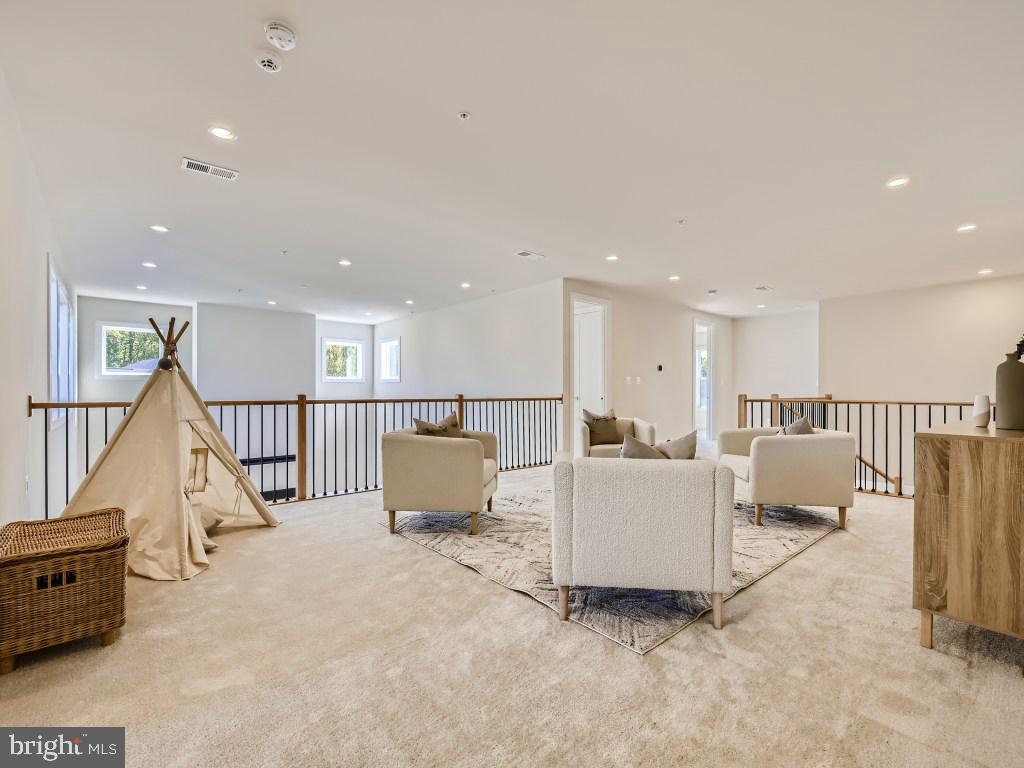 WILLOWCREEK - Residential