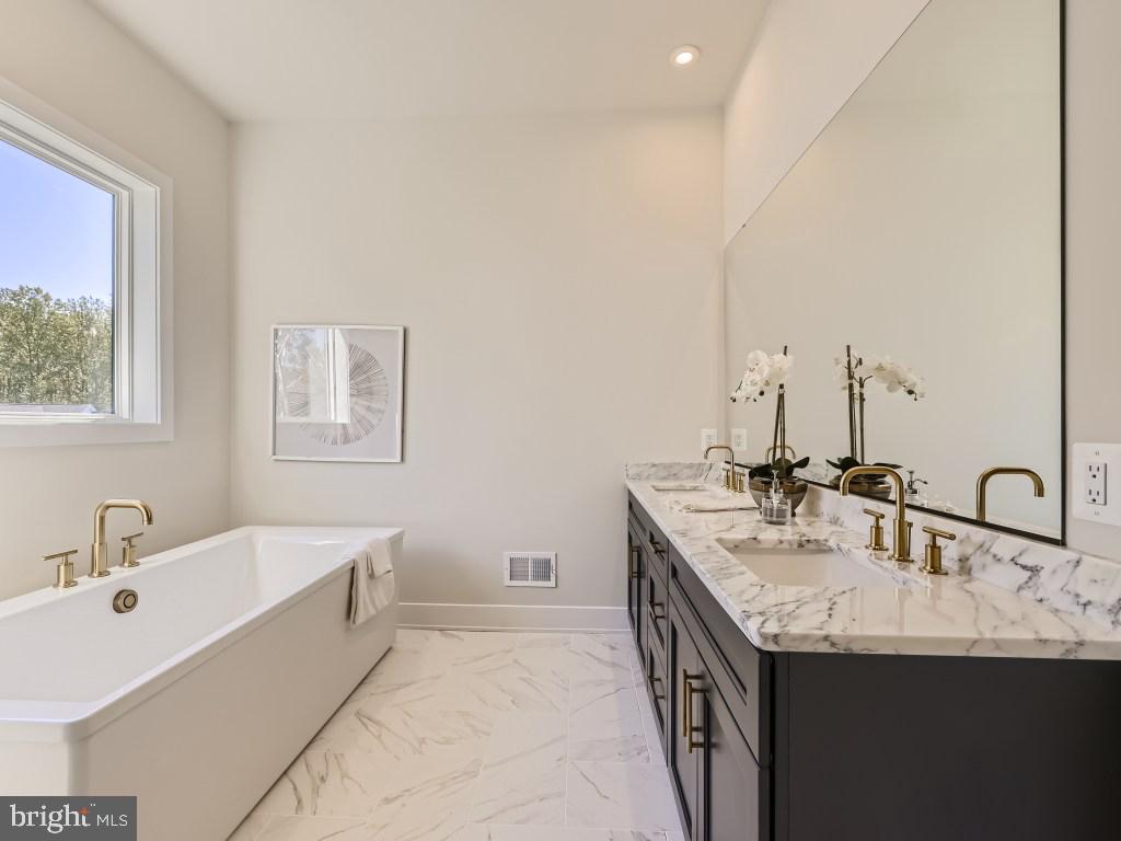 WILLOWCREEK - Residential