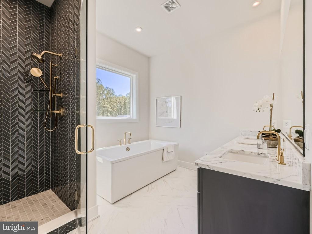 WILLOWCREEK - Residential