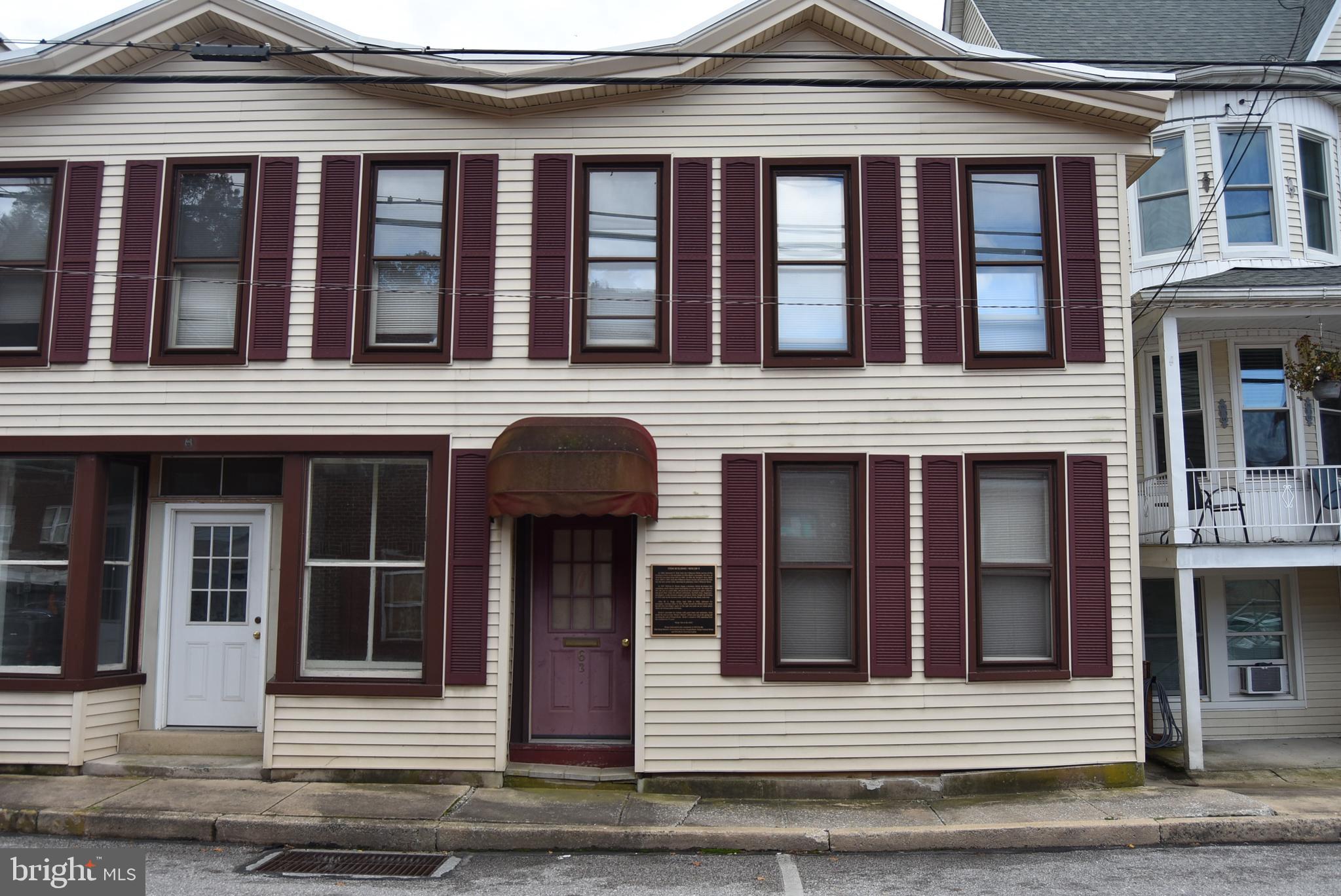 One bedroom, one bathroom 1st floor apartment.
Note: Applicant must fill out an application and be approved by Southern Management Rentals, LLC PRIOR to viewing the property. The online application can be found on our website. You can apply for this property under the property description.