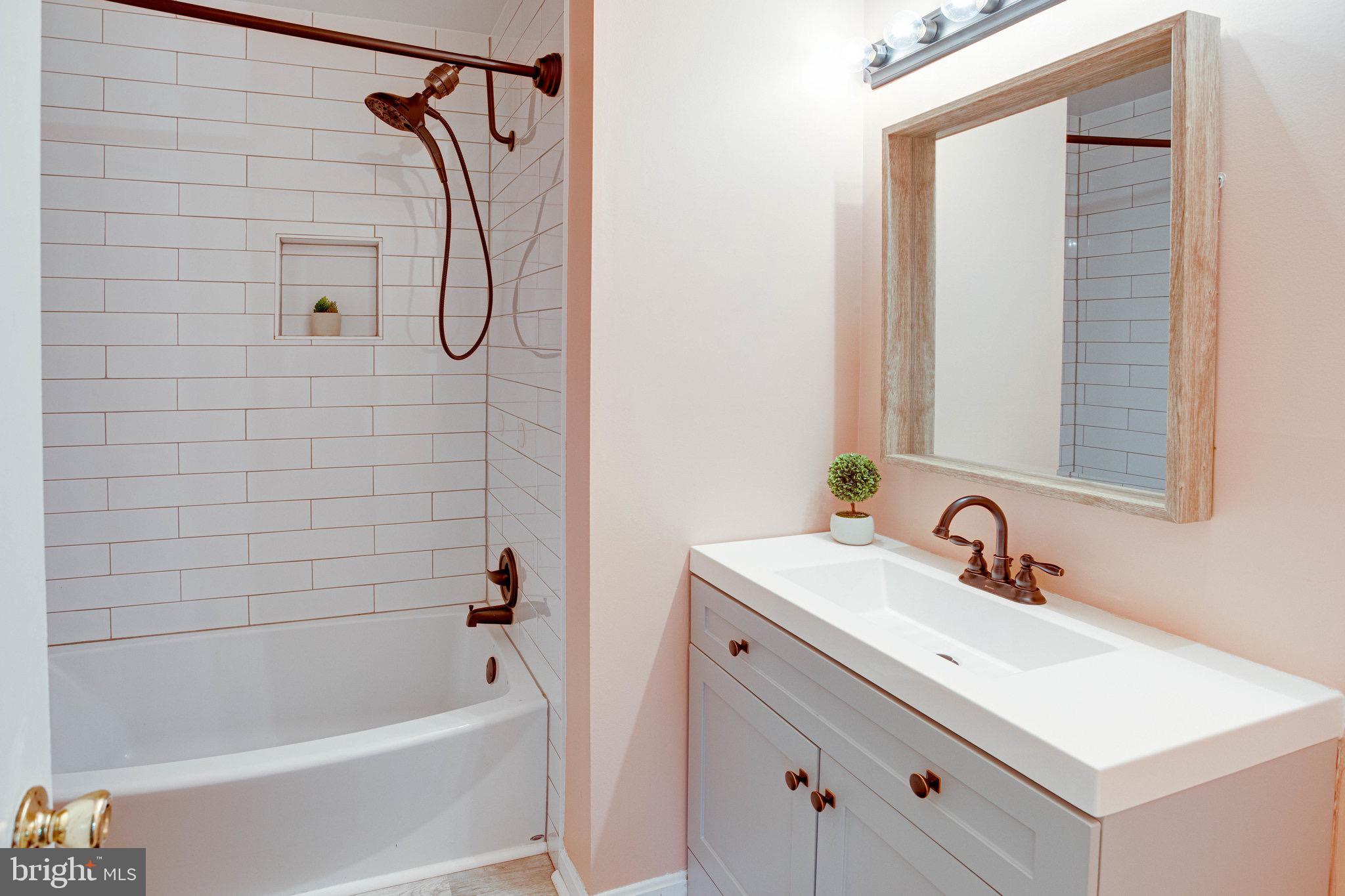 LAKE MONTCLAIR - Residential