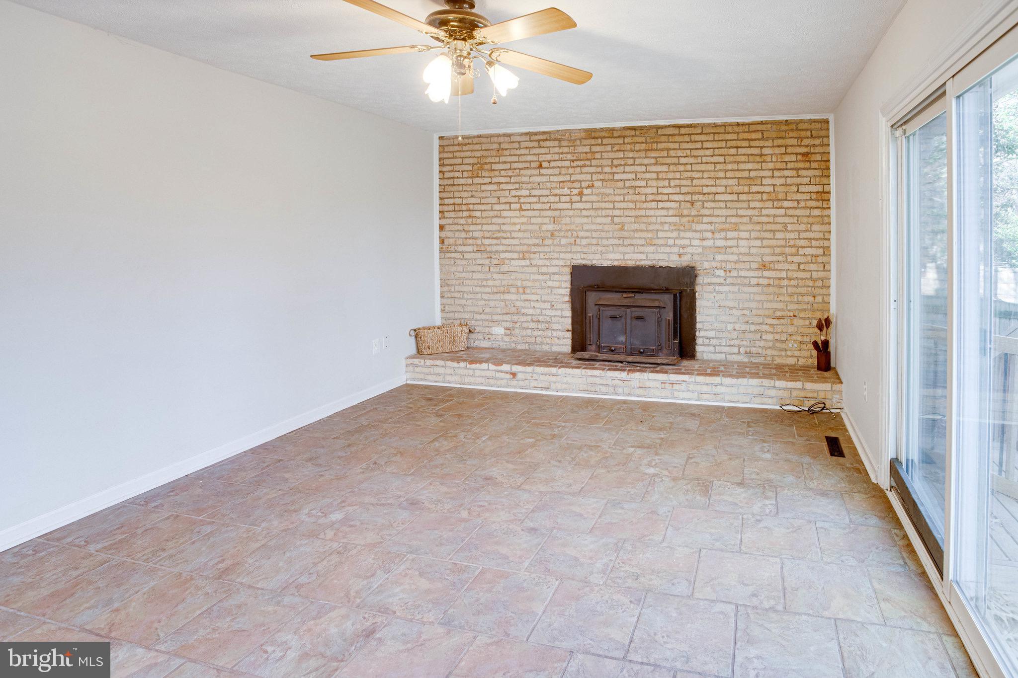 LAKE MONTCLAIR - Residential