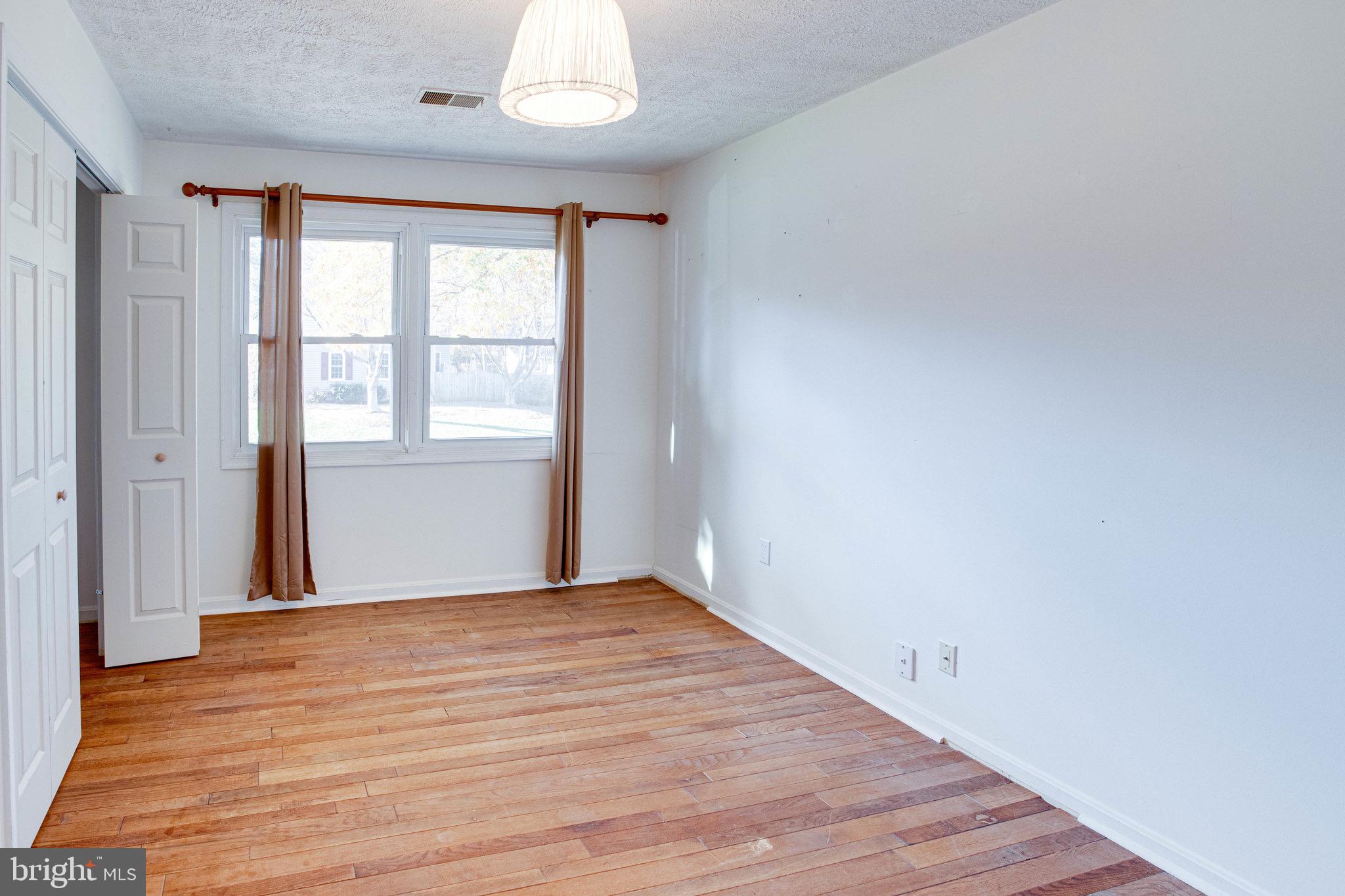 LAKE MONTCLAIR - Residential