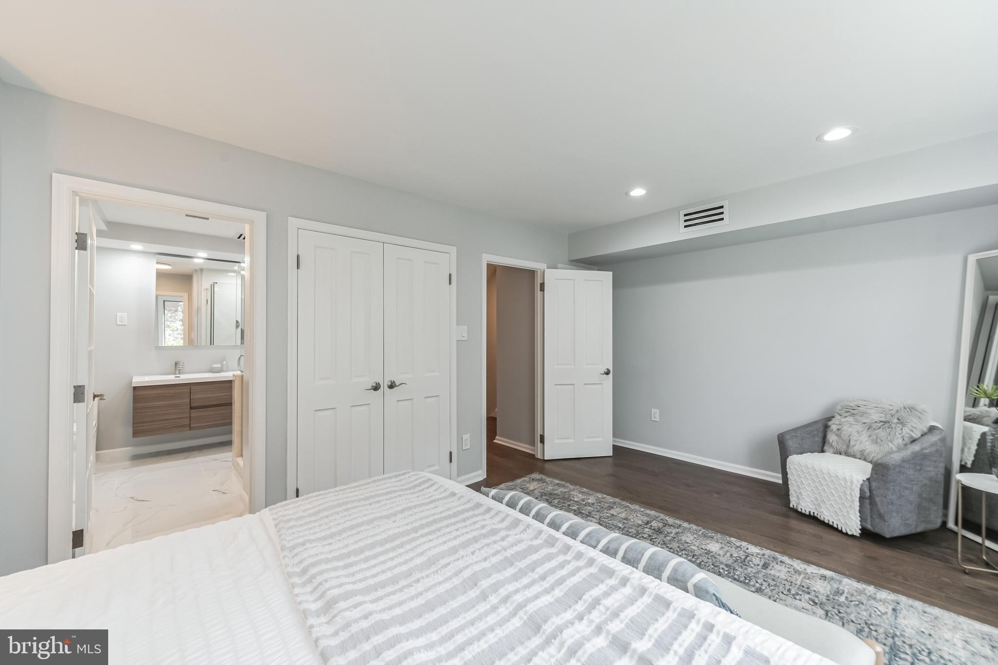 SOCIETY HILL - Residential