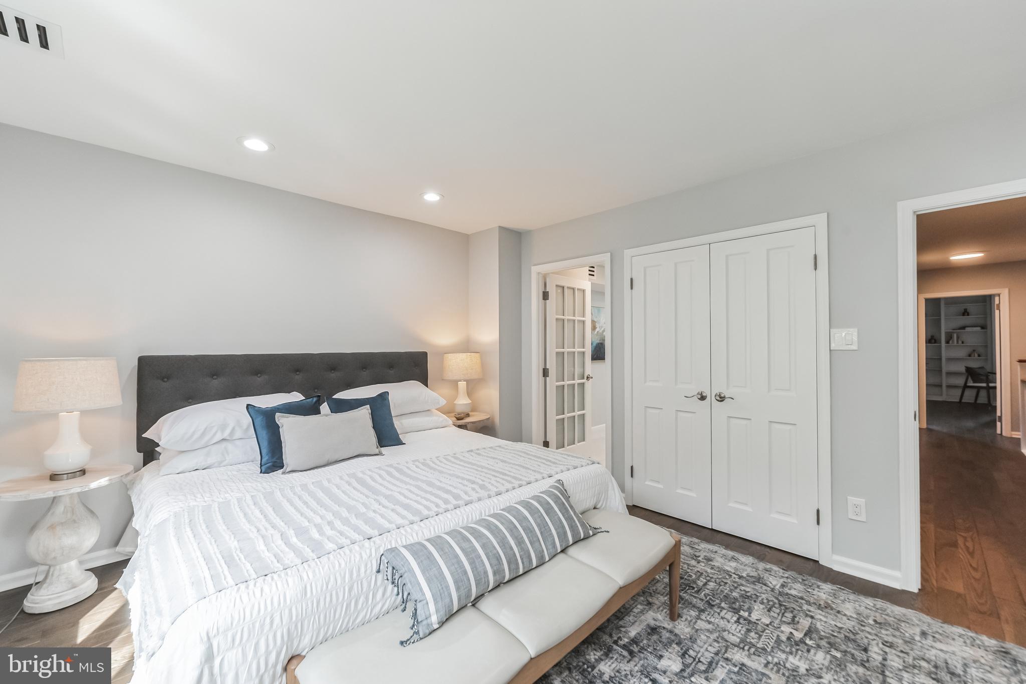 SOCIETY HILL - Residential