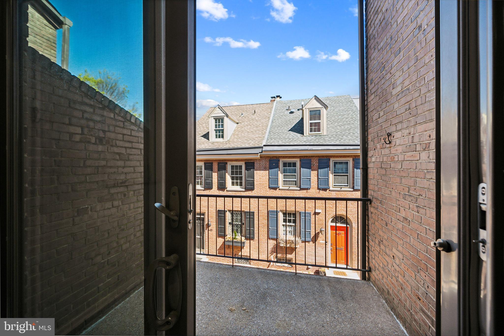 SOCIETY HILL - Residential