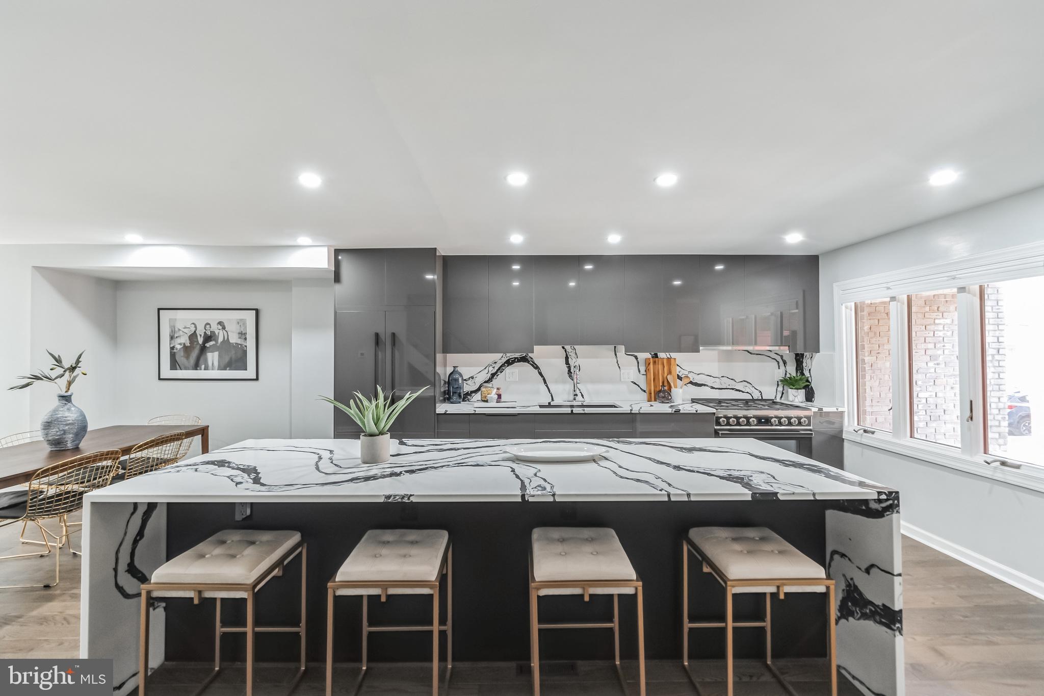 SOCIETY HILL - Residential