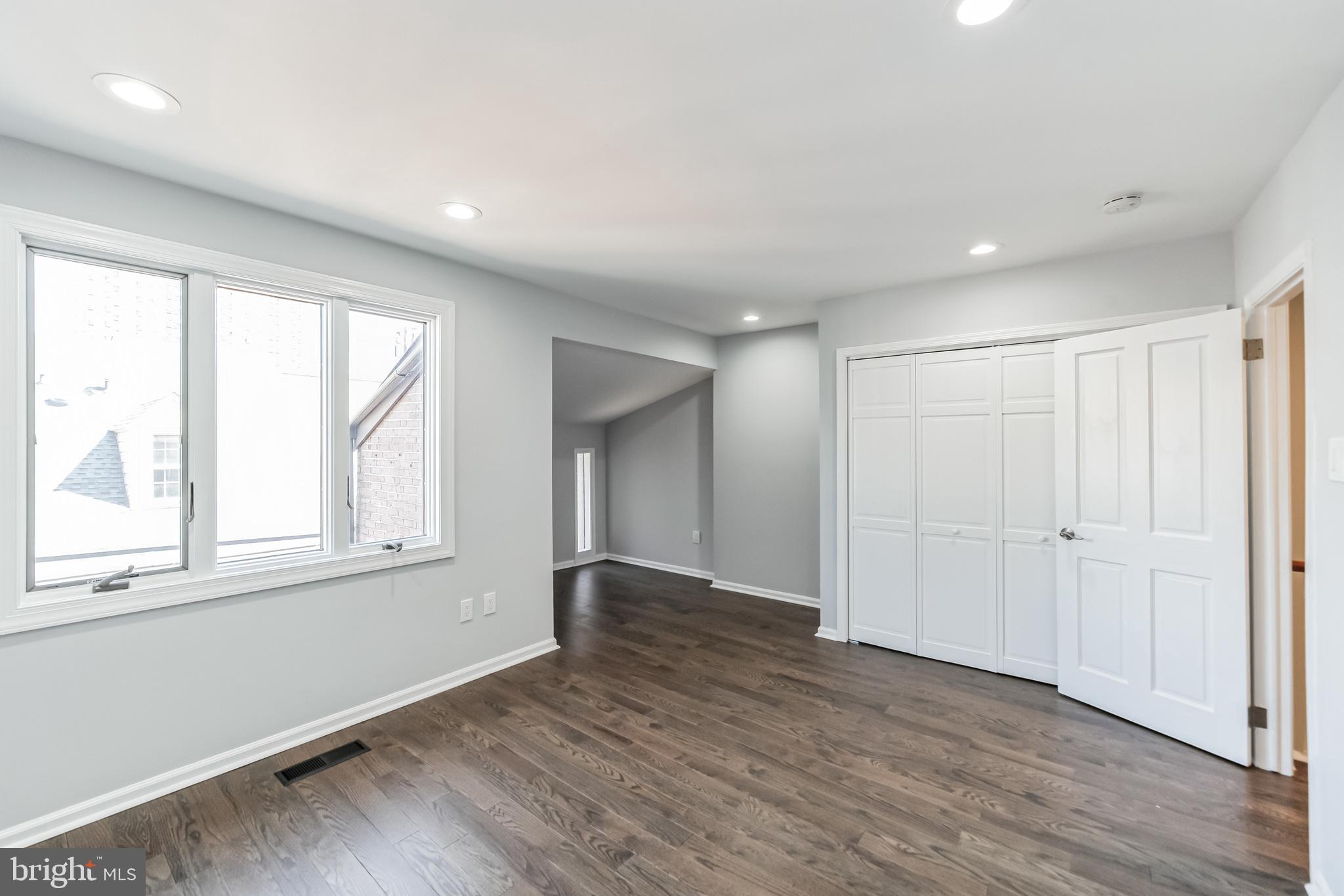 SOCIETY HILL - Residential