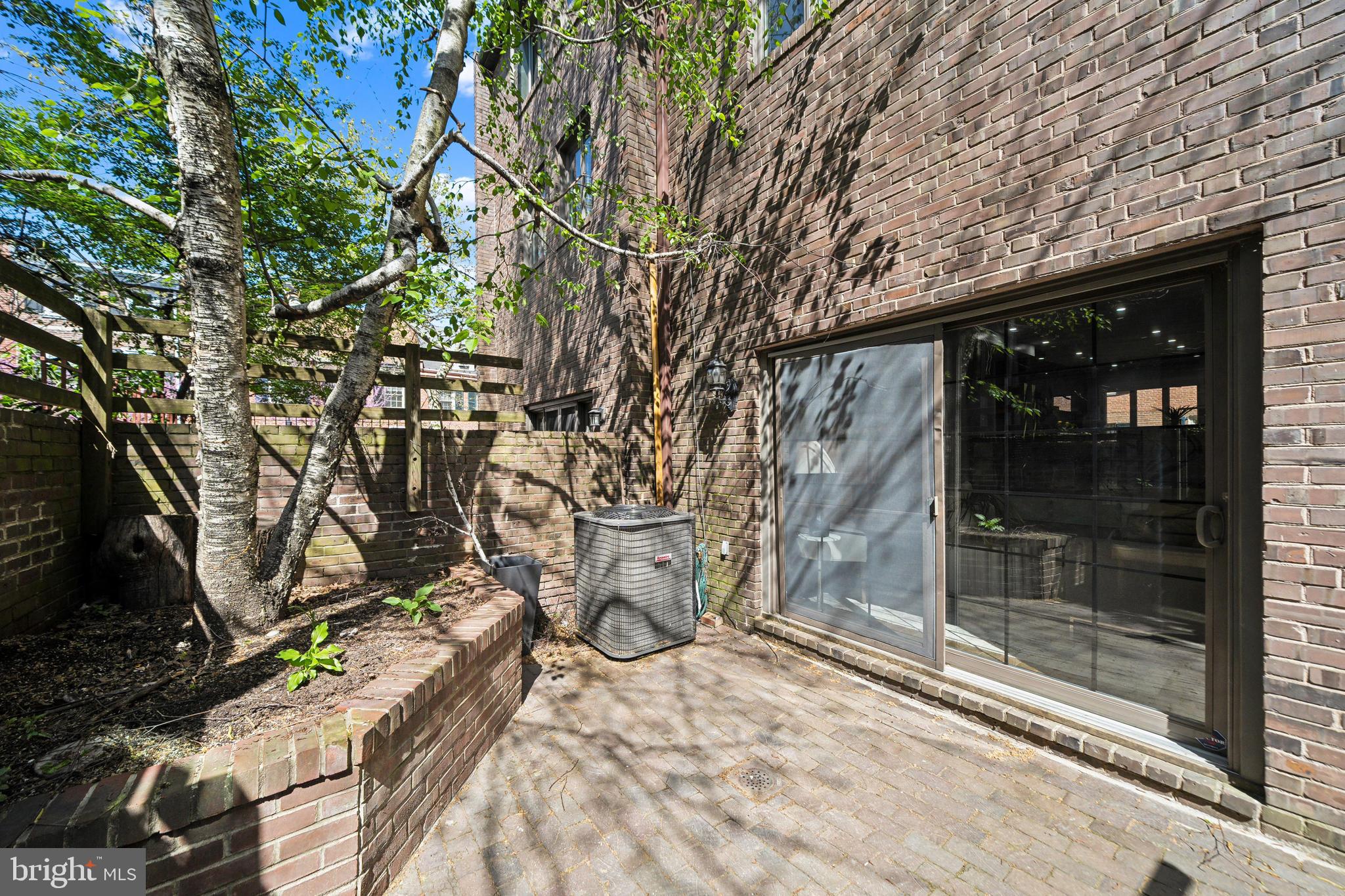 SOCIETY HILL - Residential