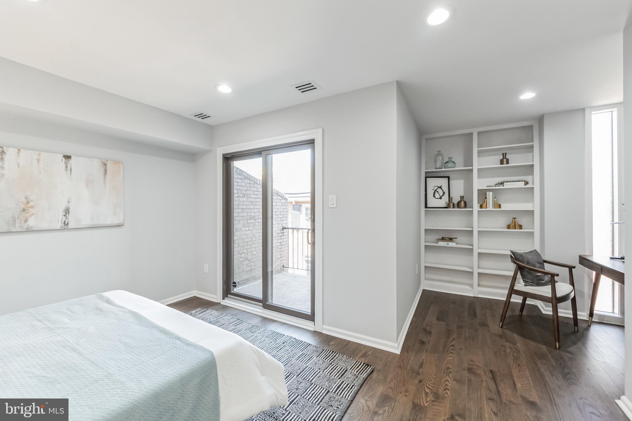 SOCIETY HILL - Residential