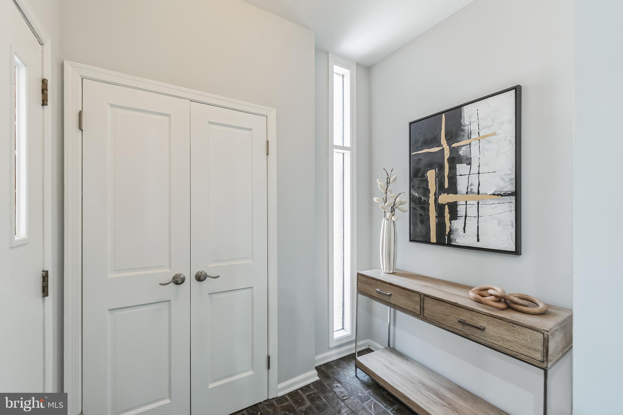 SOCIETY HILL - Residential