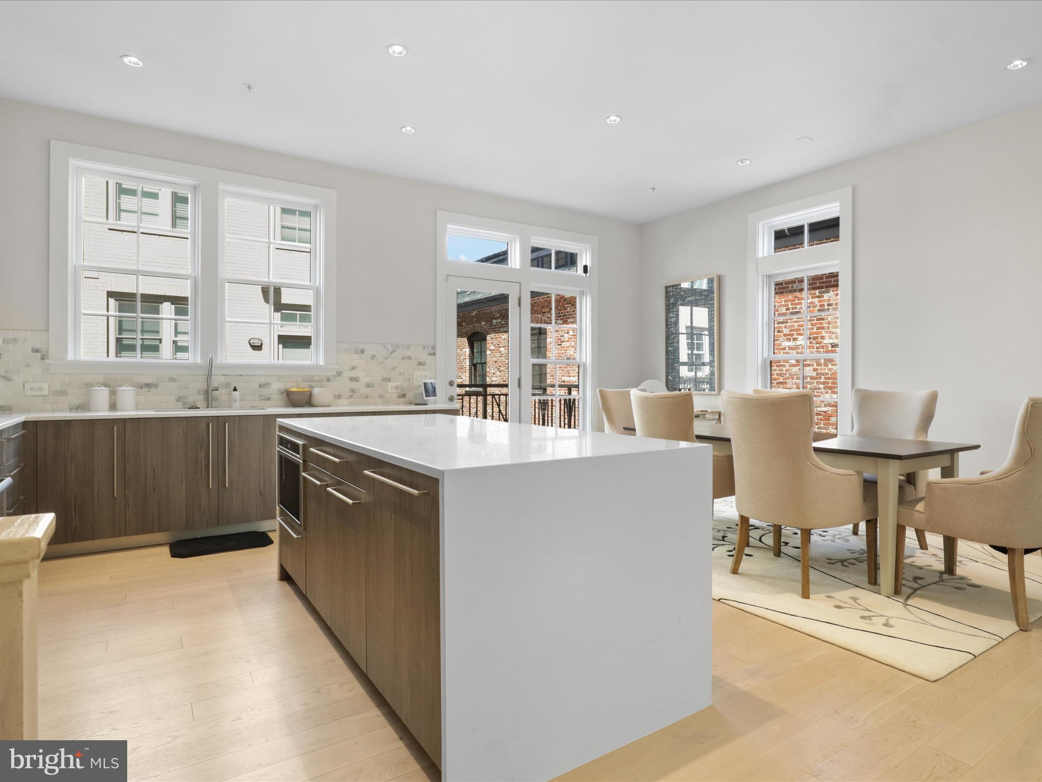 ROBINSON LANDING - Residential