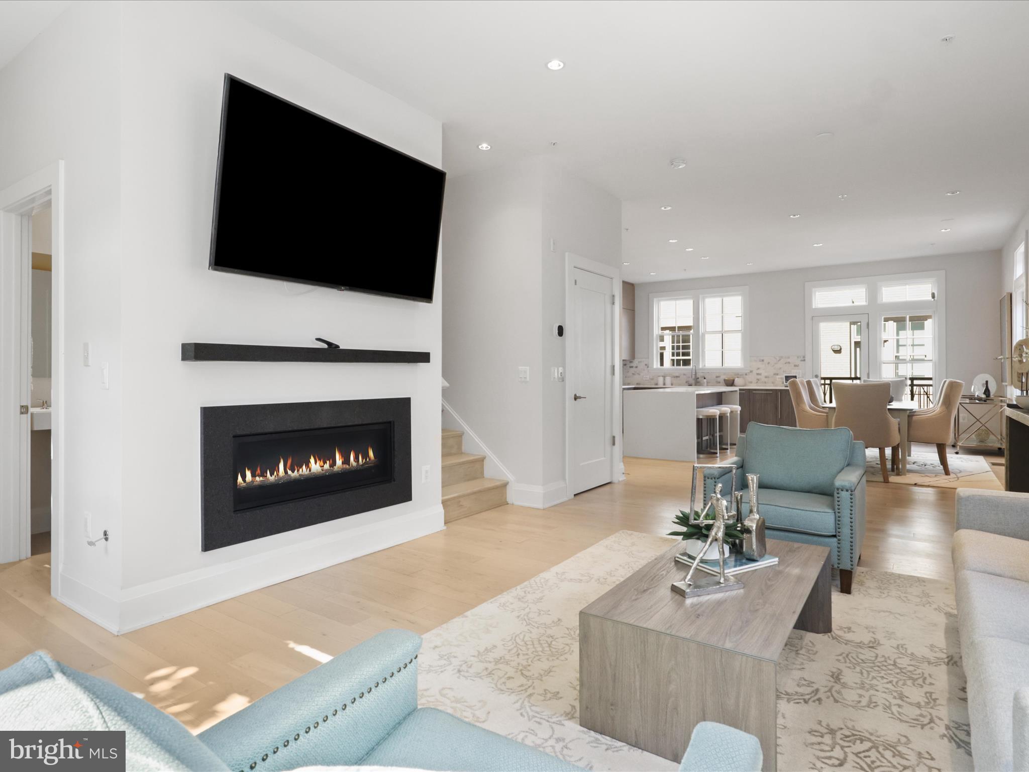 ROBINSON LANDING - Residential