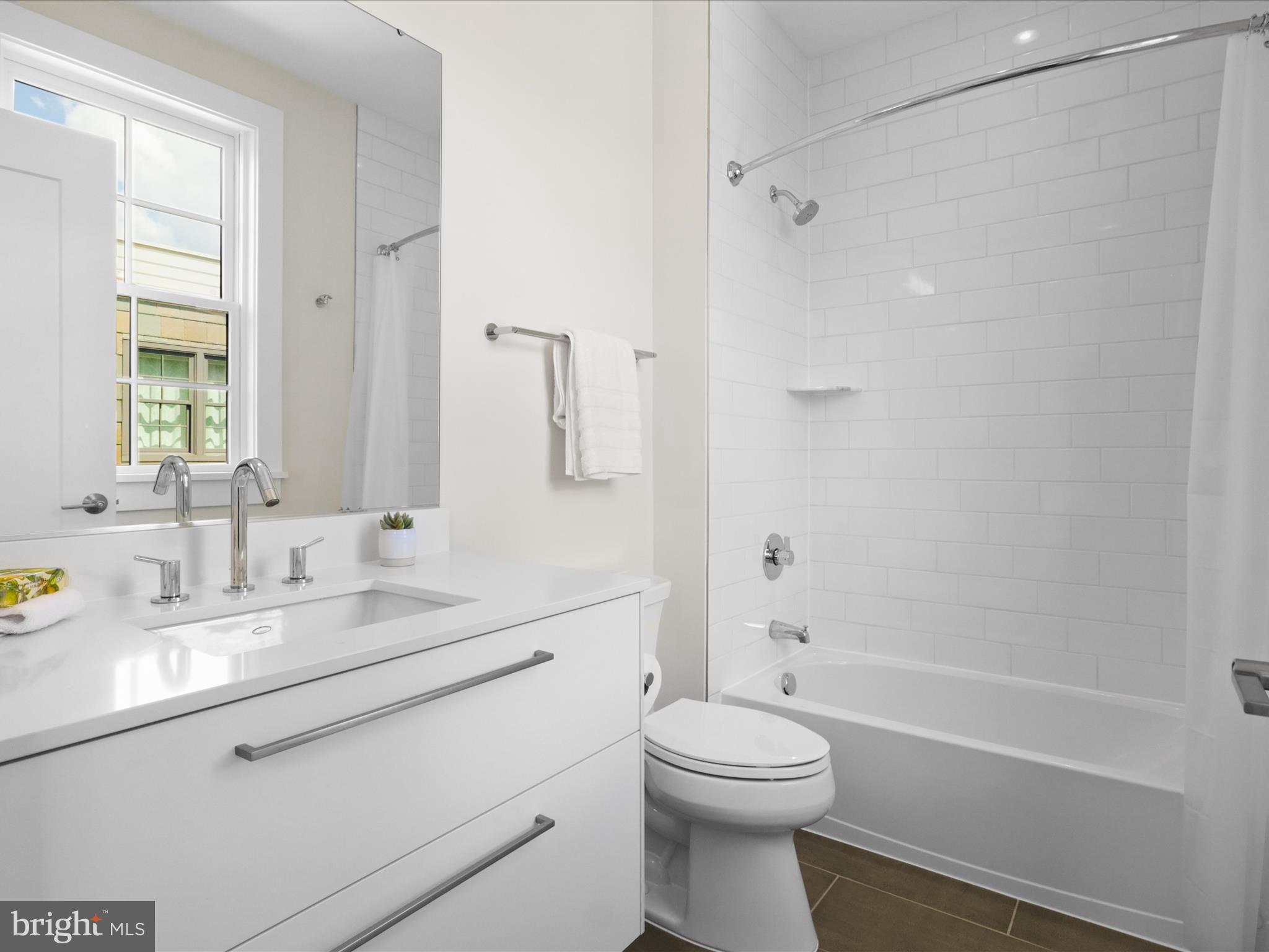 ROBINSON LANDING - Residential