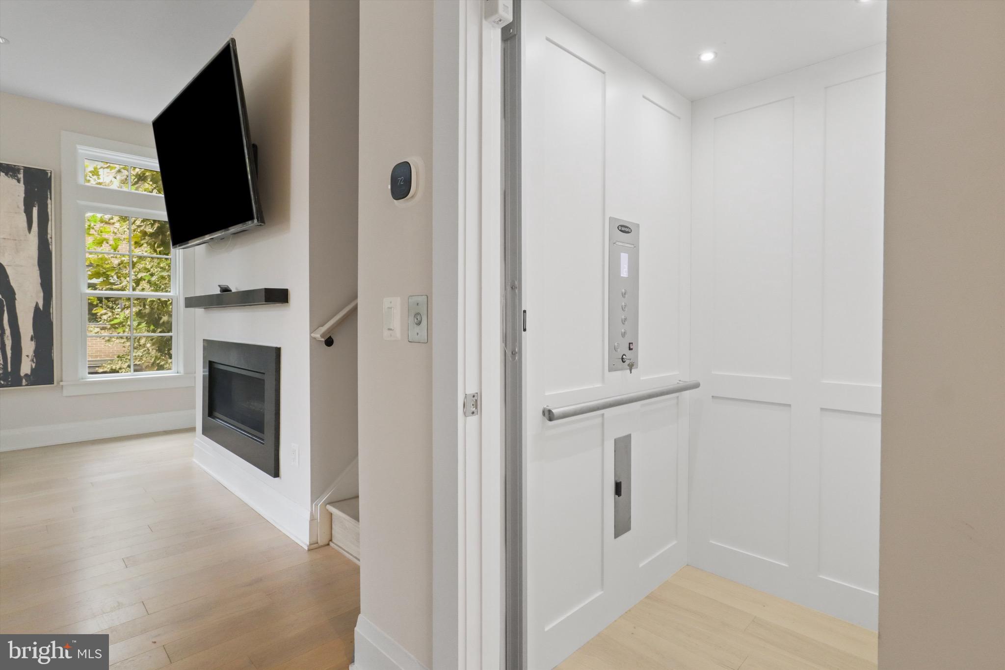 ROBINSON LANDING - Residential