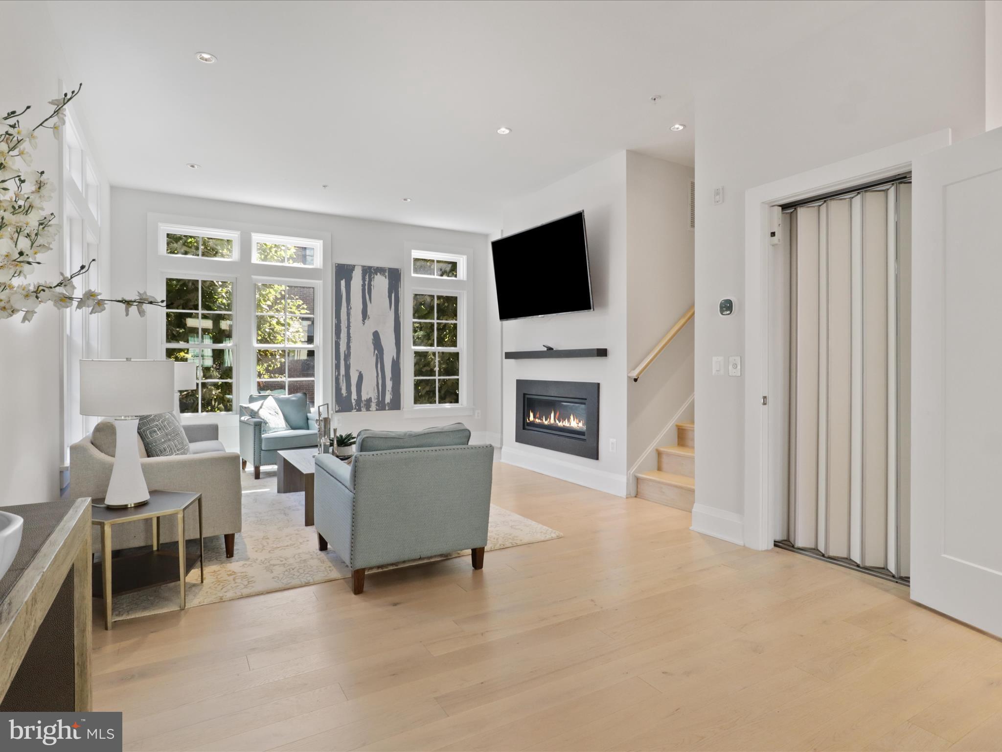 ROBINSON LANDING - Residential