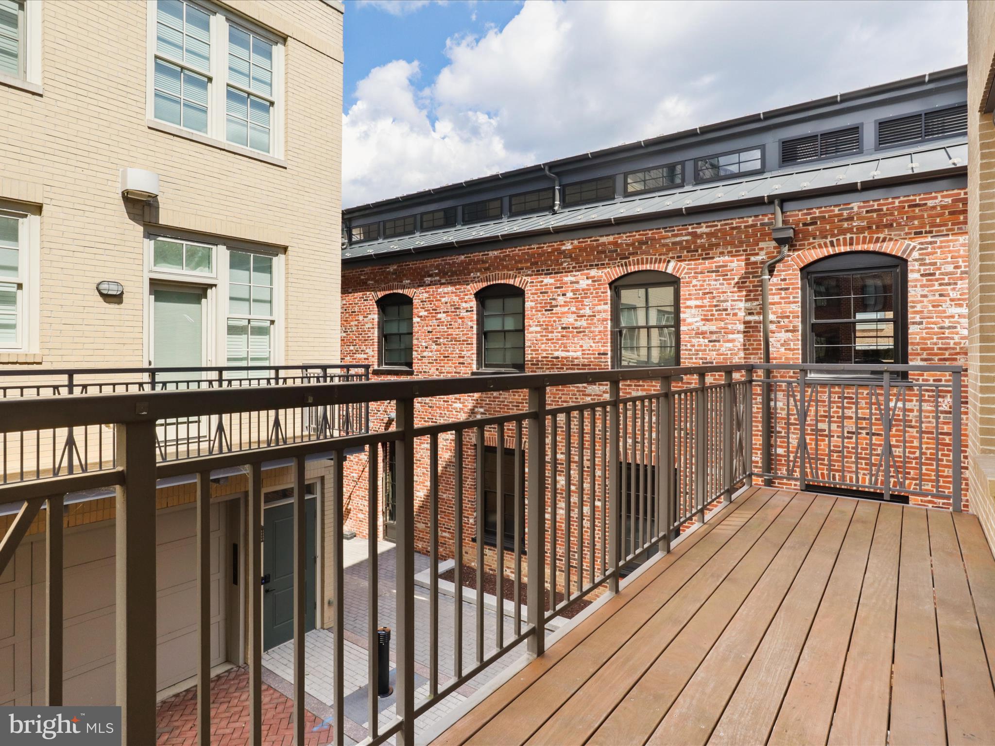 ROBINSON LANDING - Residential