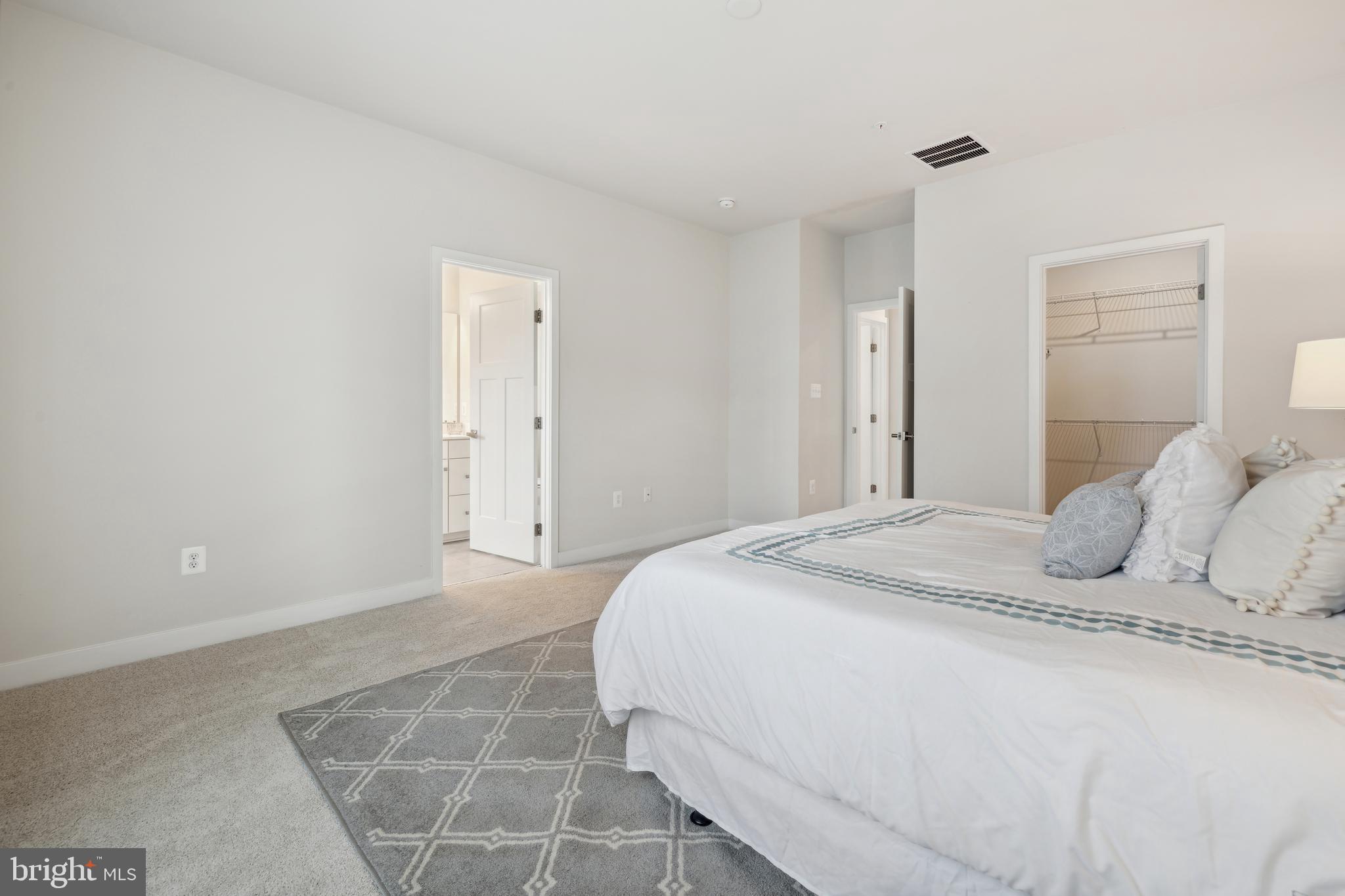 OAKDALE VILLAGE - Residential