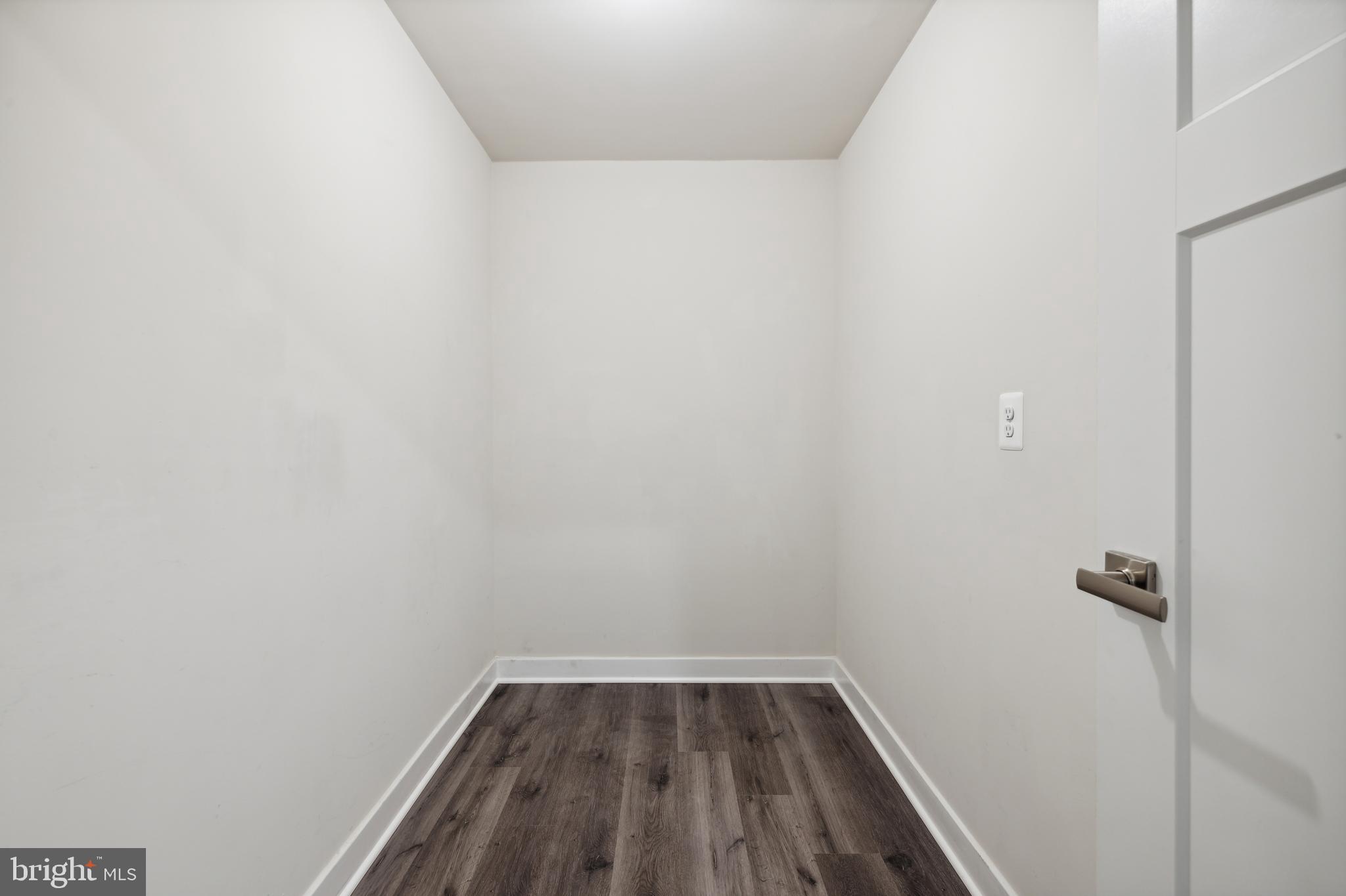 OAKDALE VILLAGE - Residential