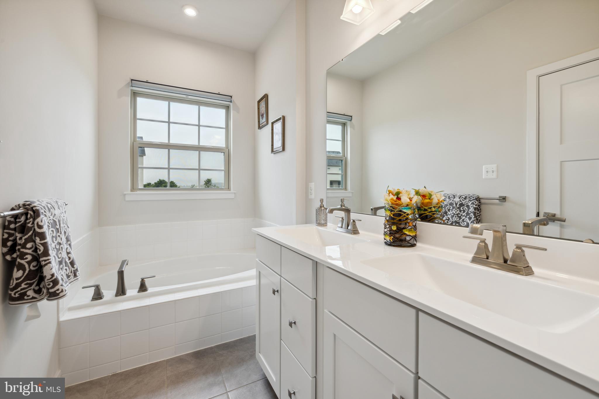 OAKDALE VILLAGE - Residential