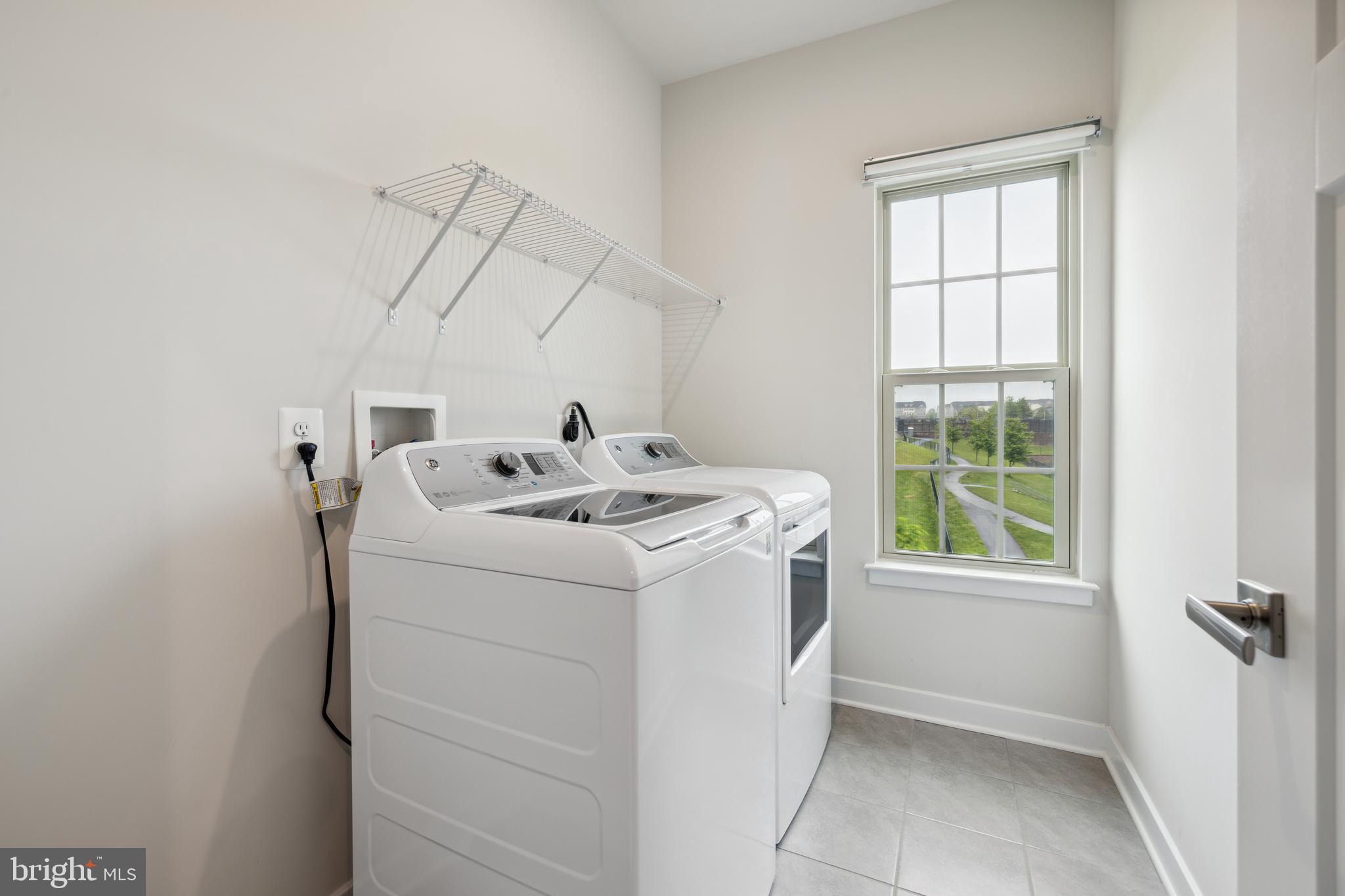 OAKDALE VILLAGE - Residential