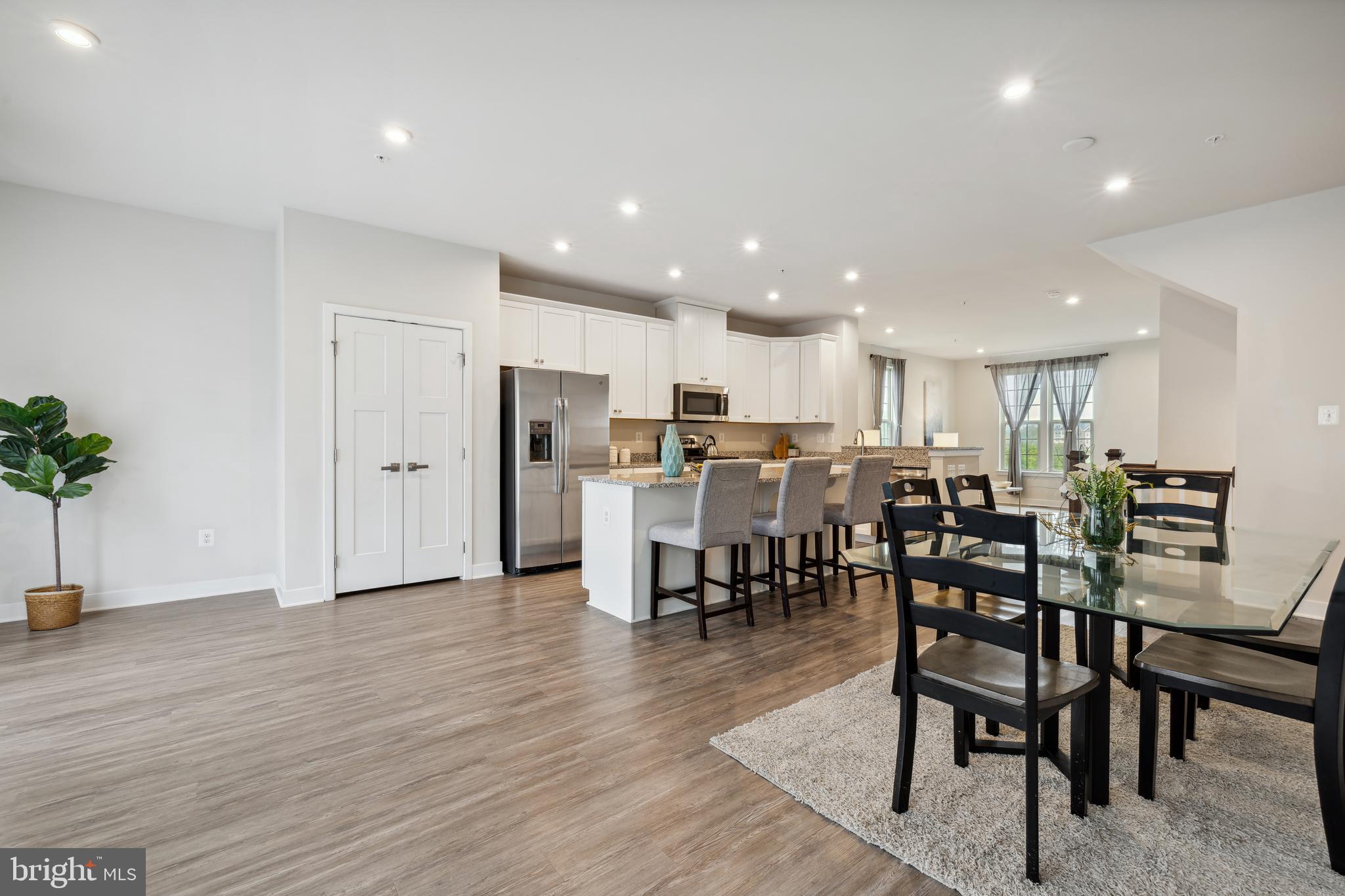 OAKDALE VILLAGE - Residential