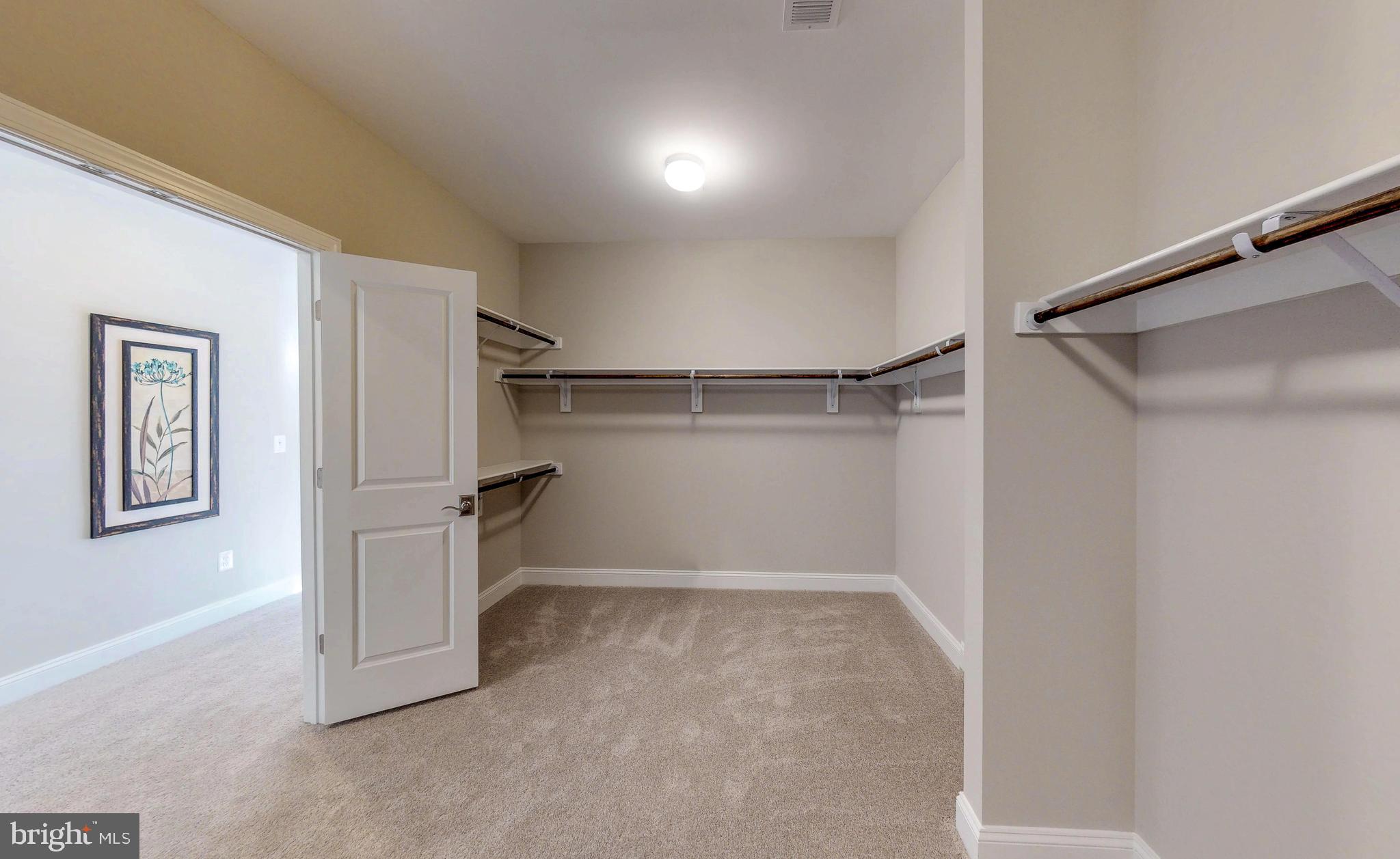 OAKTON VIEW - Residential