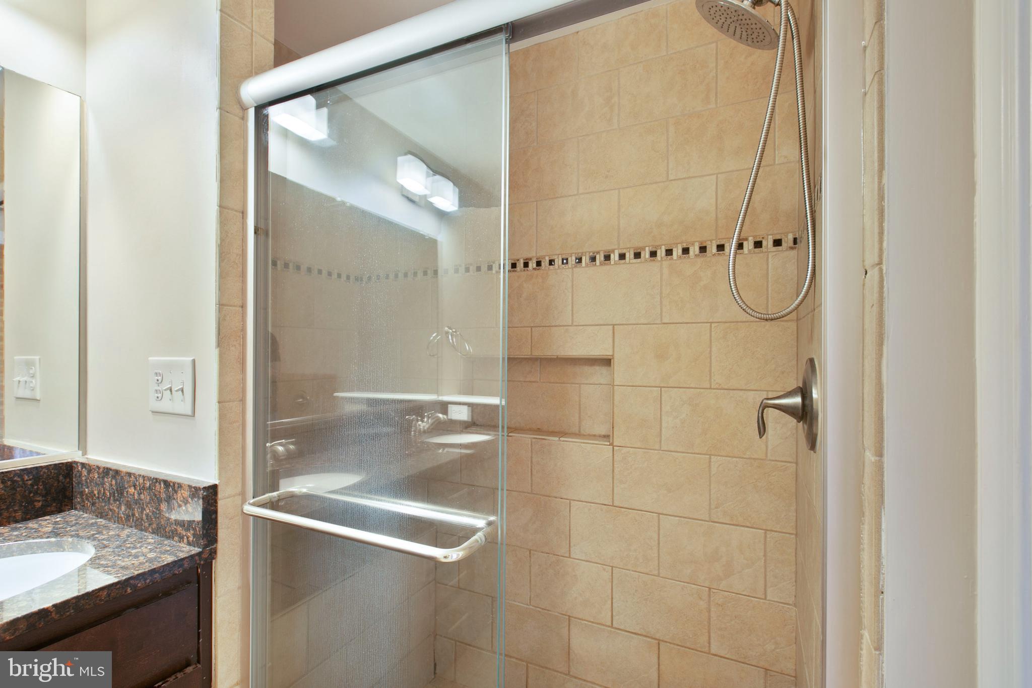 HIGHLANDTOWN - Residential