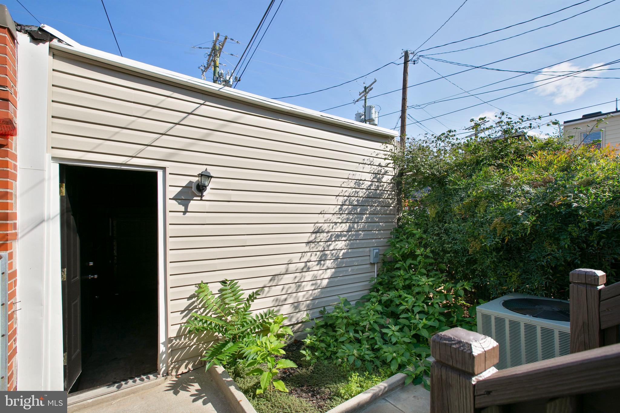 HIGHLANDTOWN - Residential