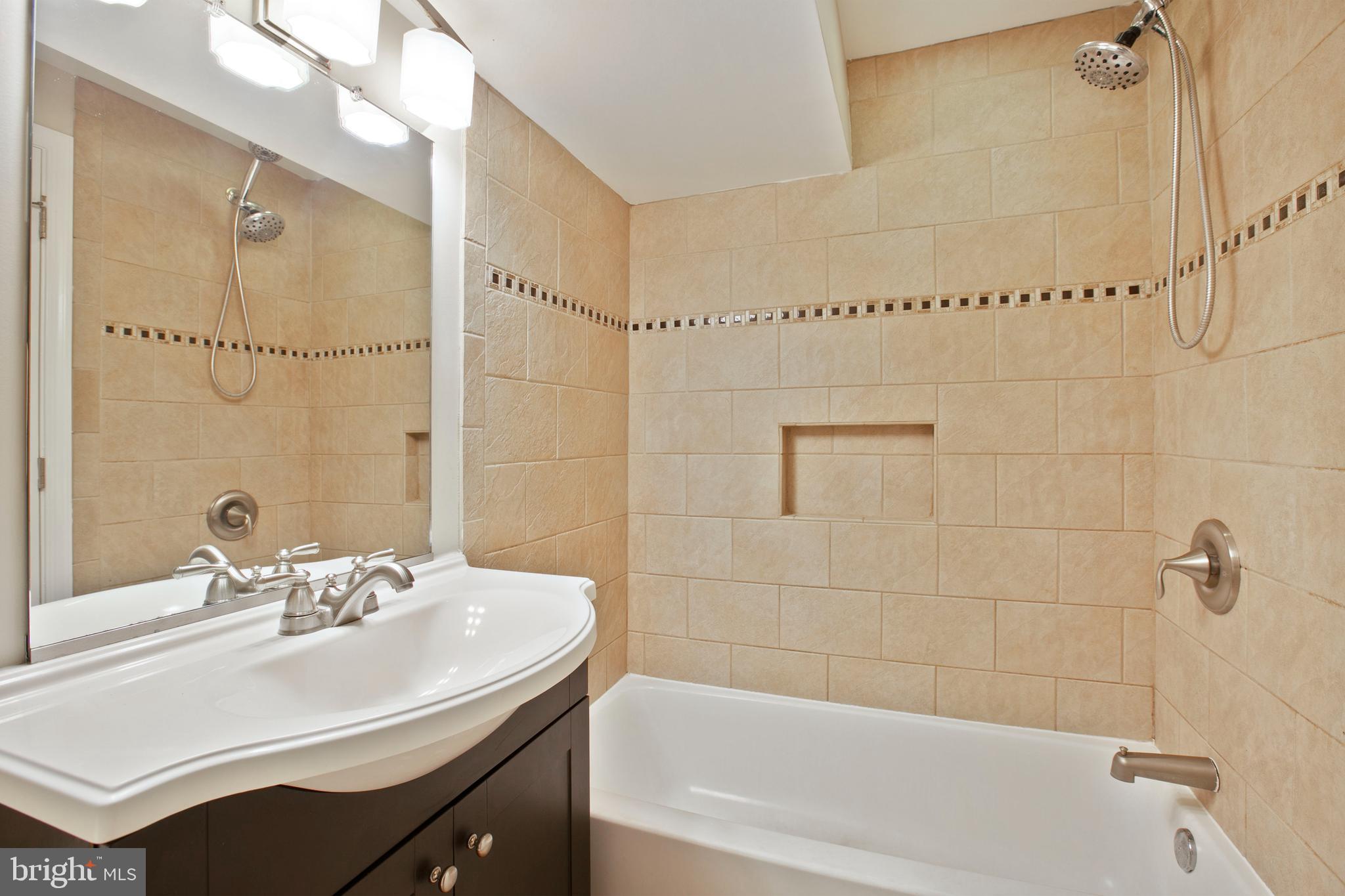 HIGHLANDTOWN - Residential