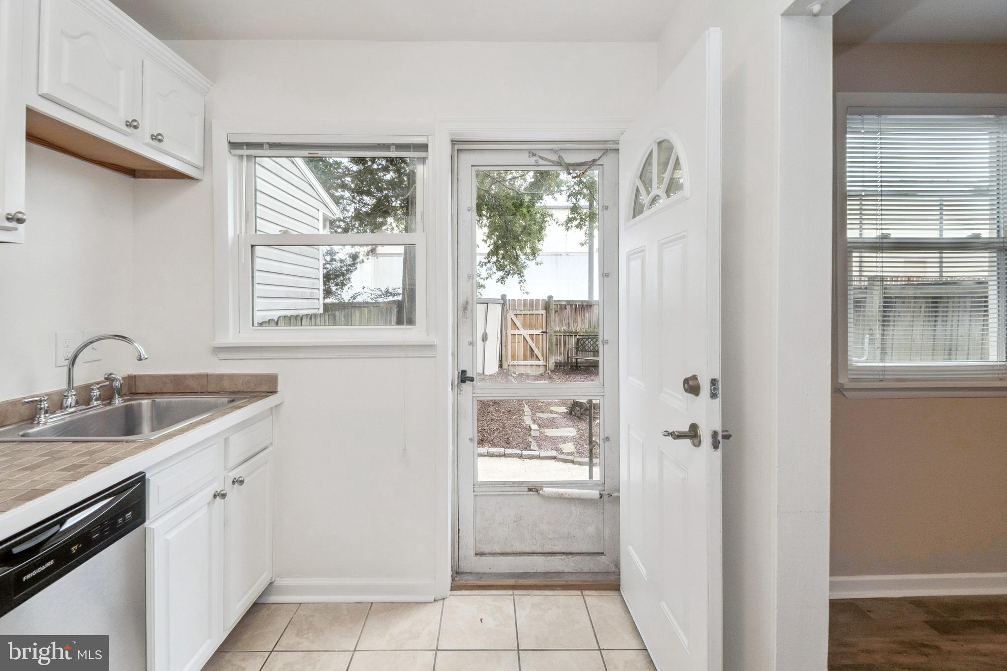 LAUREL GARDENS - Residential