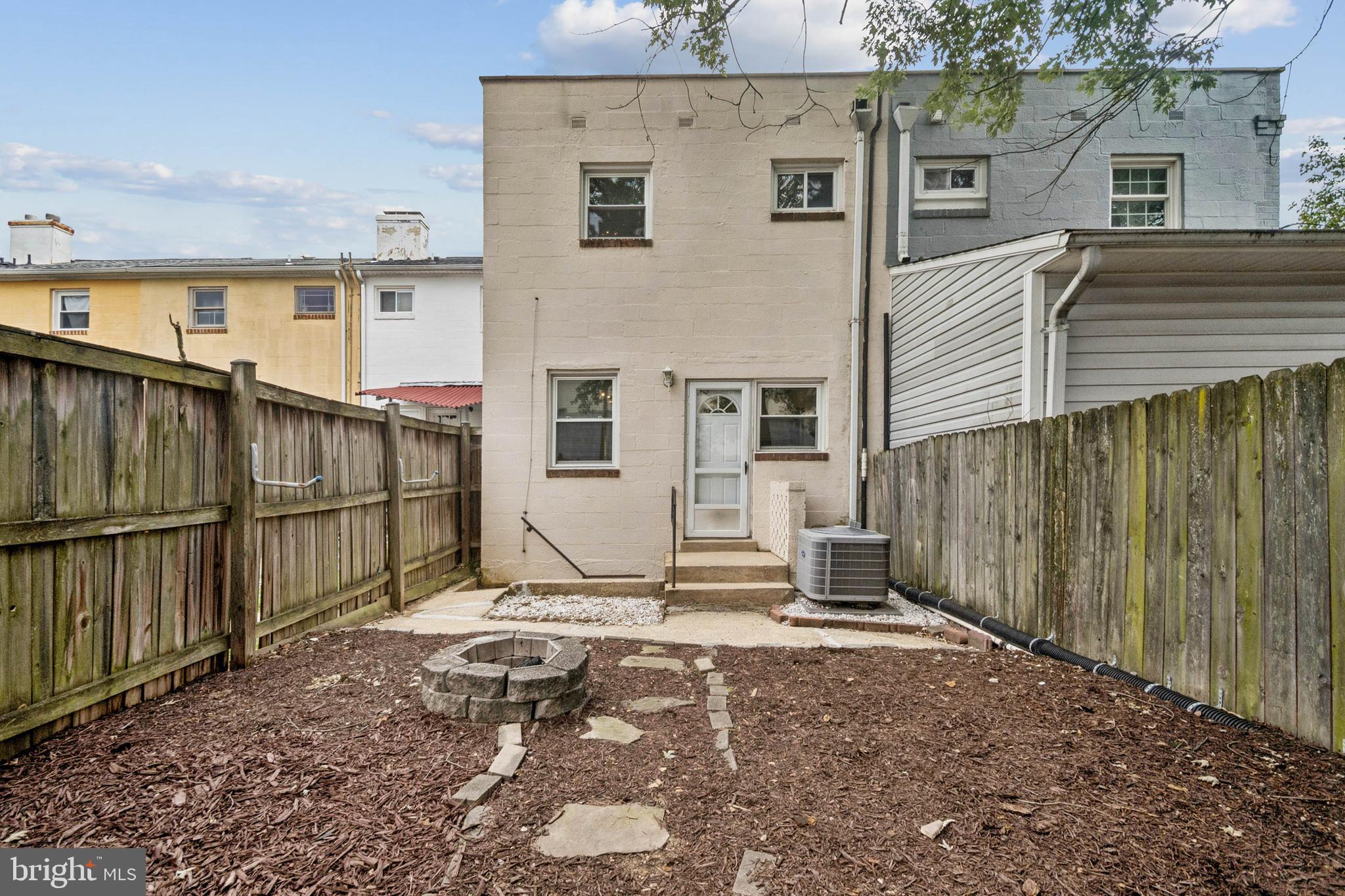 LAUREL GARDENS - Residential