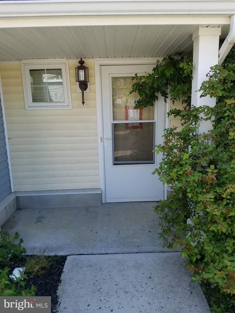 Townhouse For Sale - 3 Cedar Crossing Xing<br/> RED BANK, NJ 07701