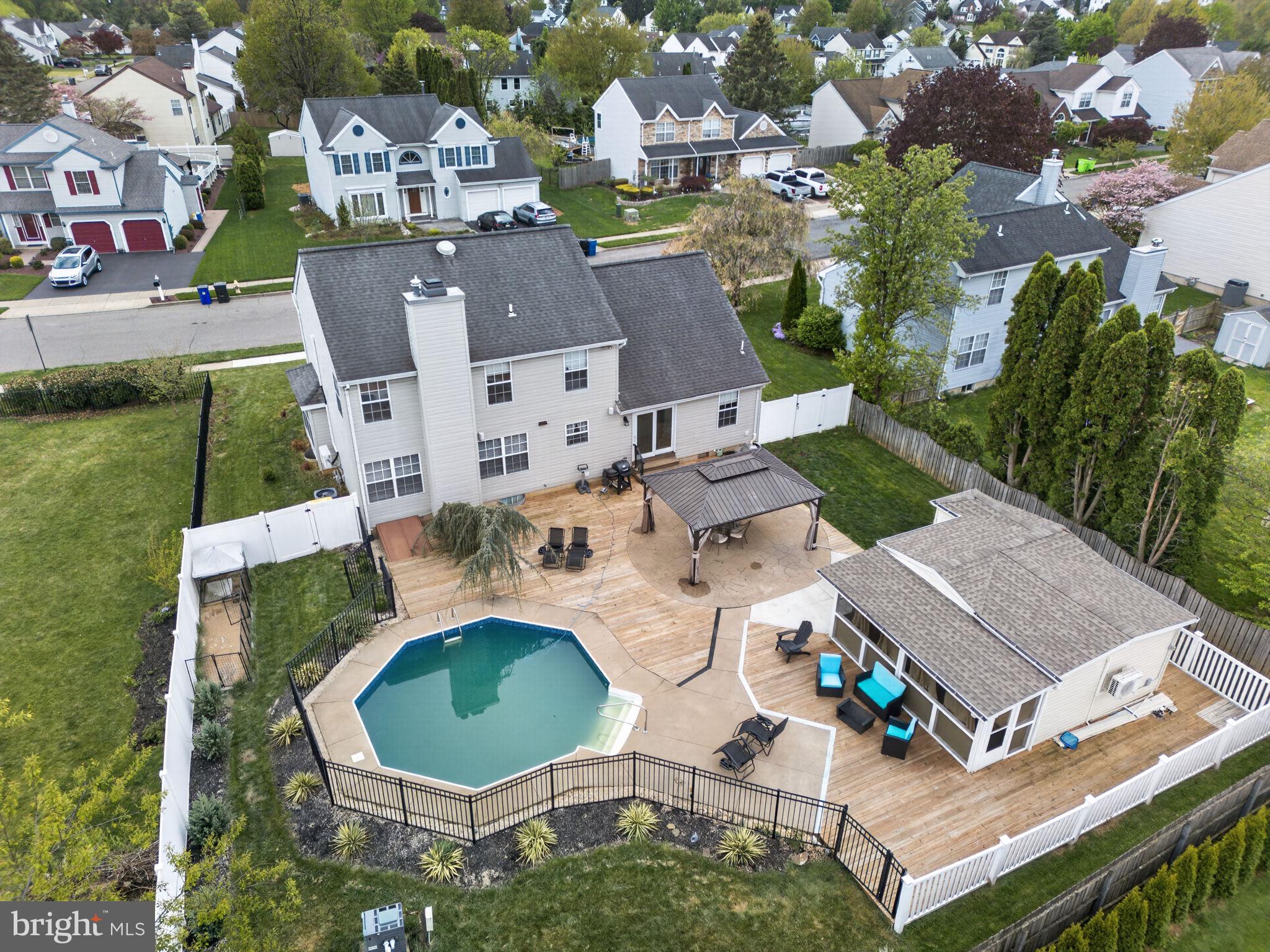 PENNWAY ESTATES - Residential