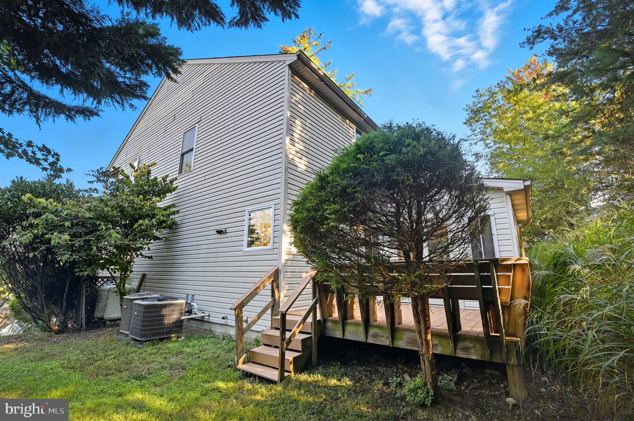 LAKE HOLIDAY ESTATES - Residential