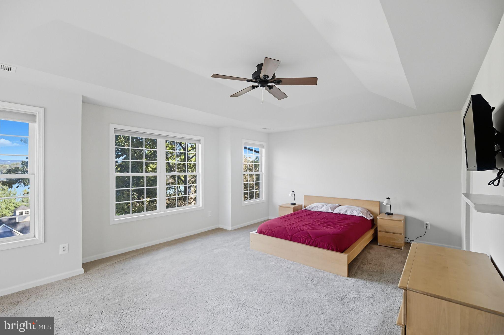 LAKE HOLIDAY ESTATES - Residential