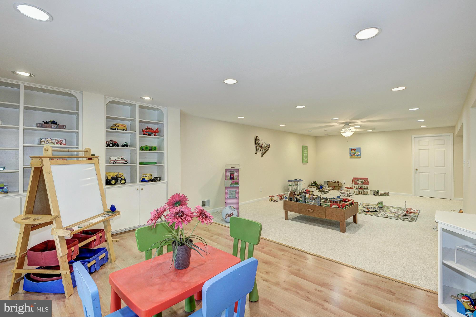 WHEATON OUT RES. (2) - Residential