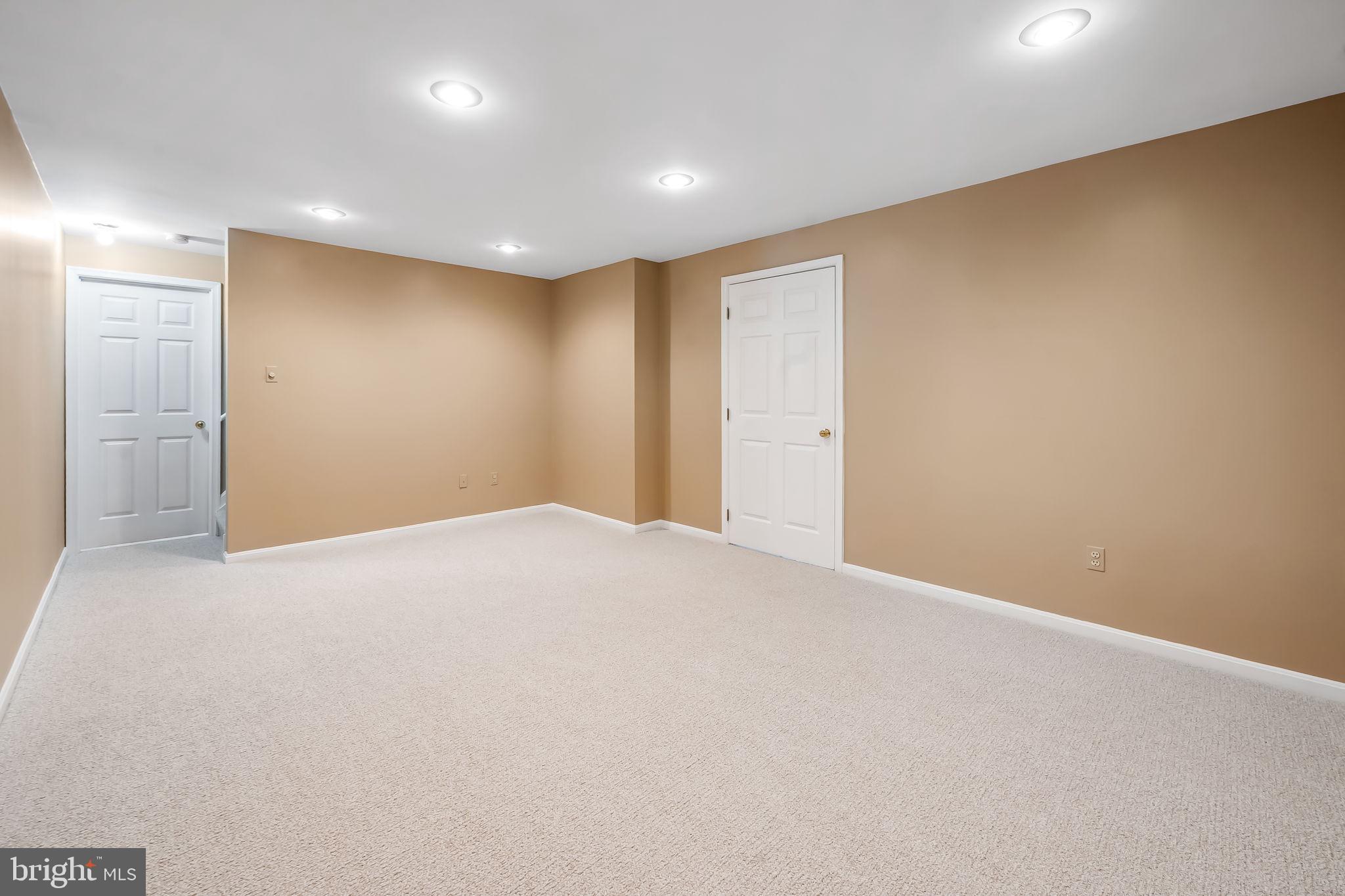 RIVERS EDGE - Residential