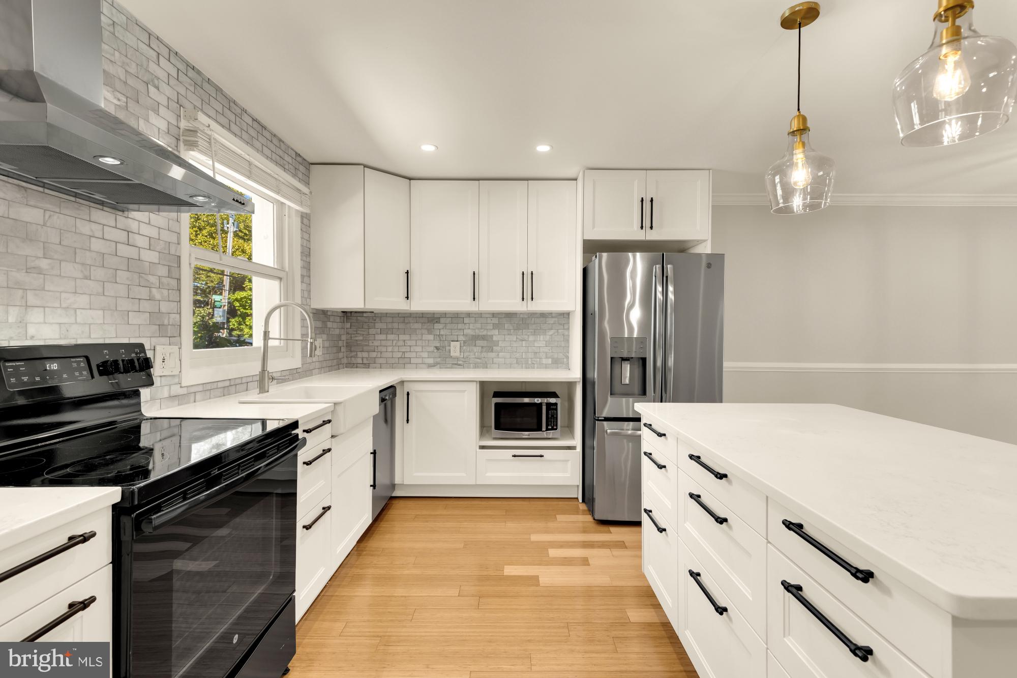 1651 11TH PLACE NE