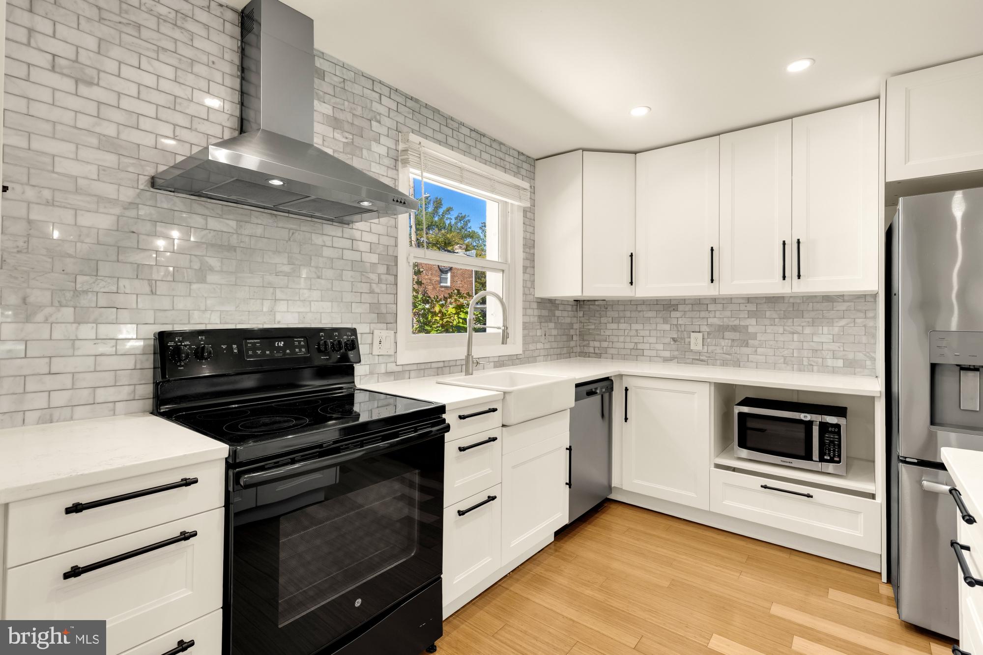 1651 11TH PLACE NE