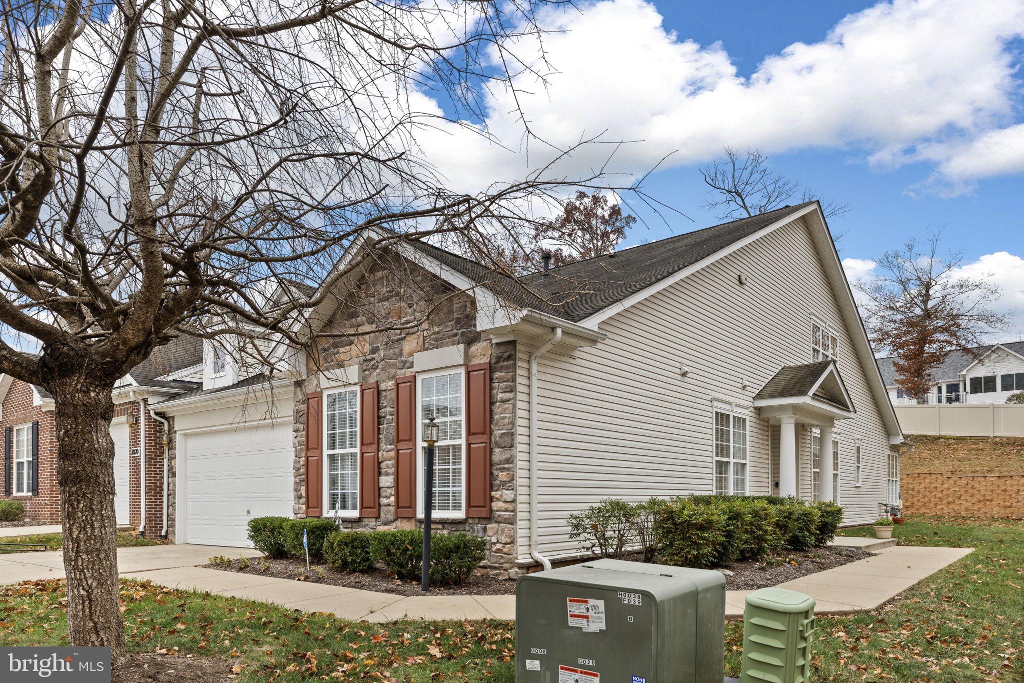 VILLAS AT SNOWDEN - Residential