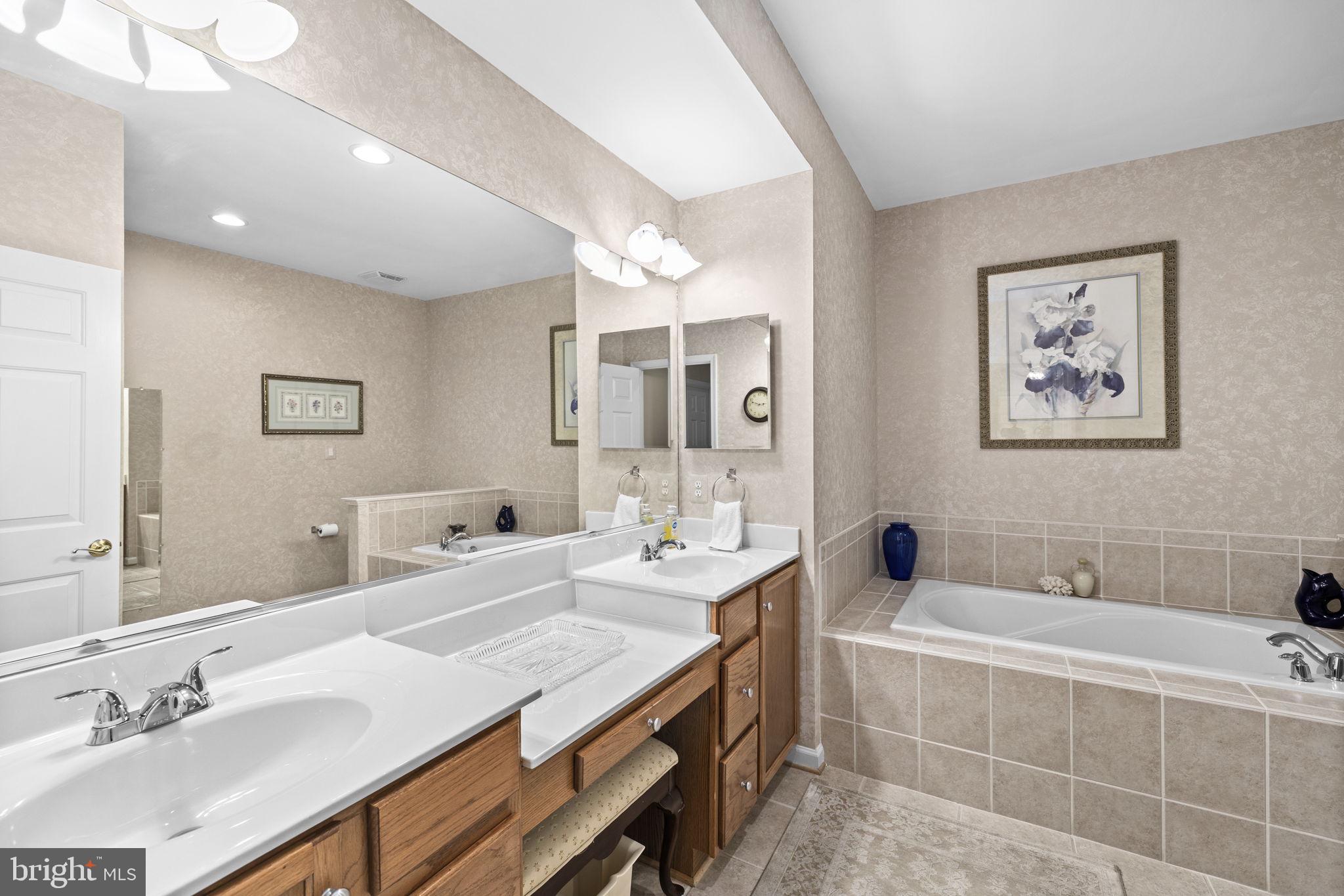 VILLAS AT SNOWDEN - Residential