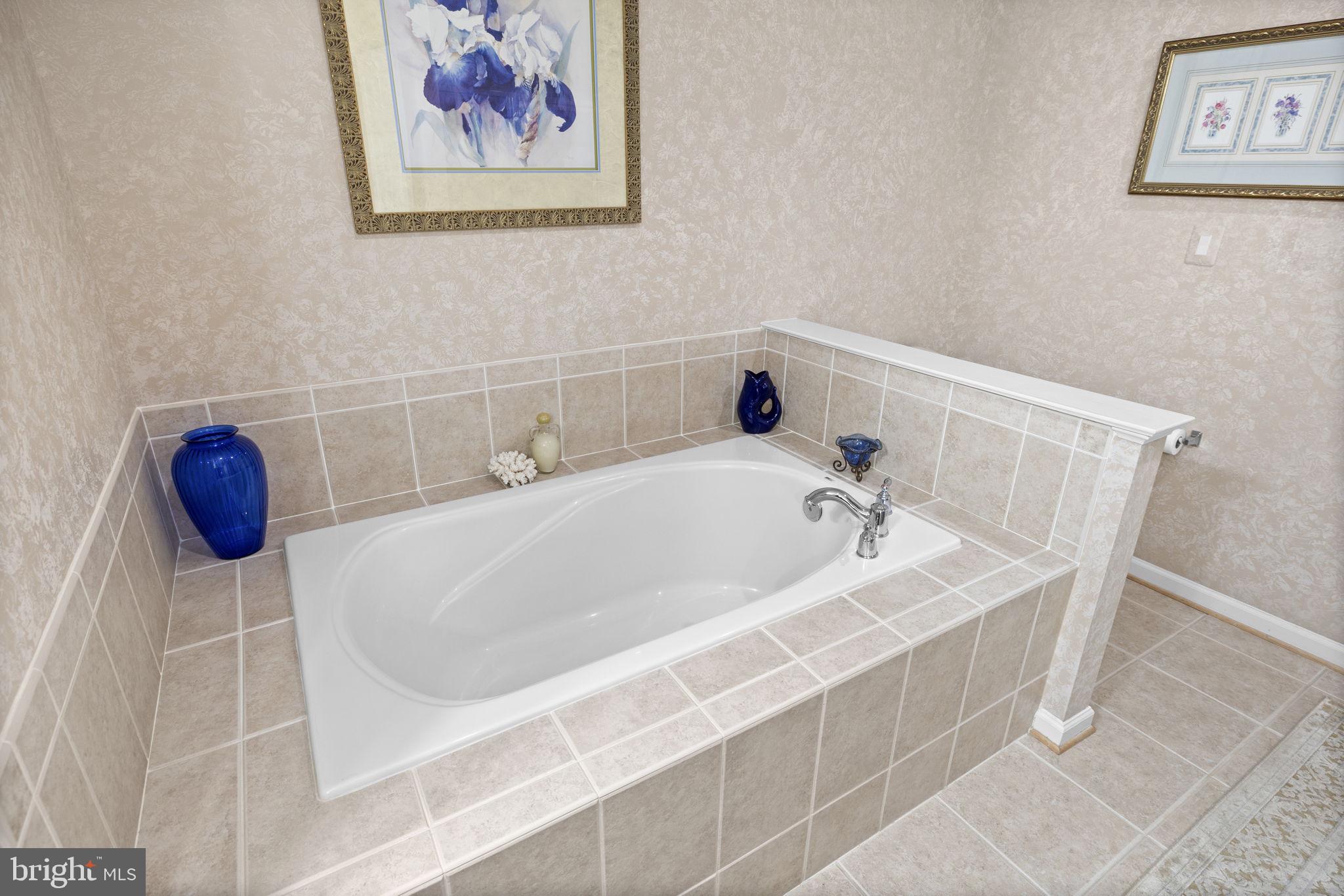 VILLAS AT SNOWDEN - Residential