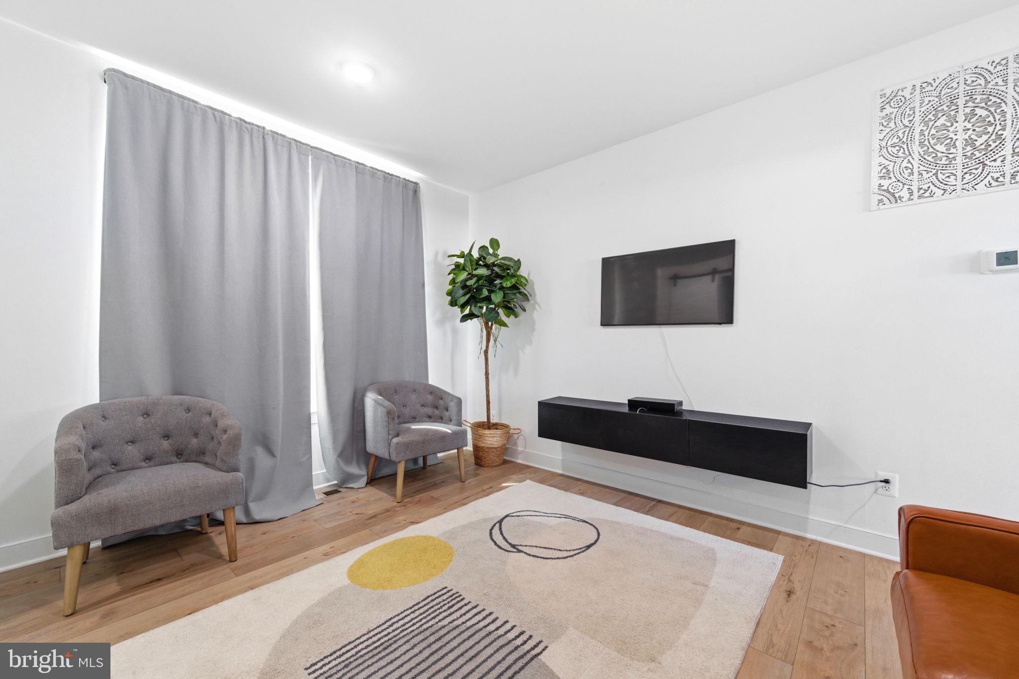 PLEASANTON - Residential